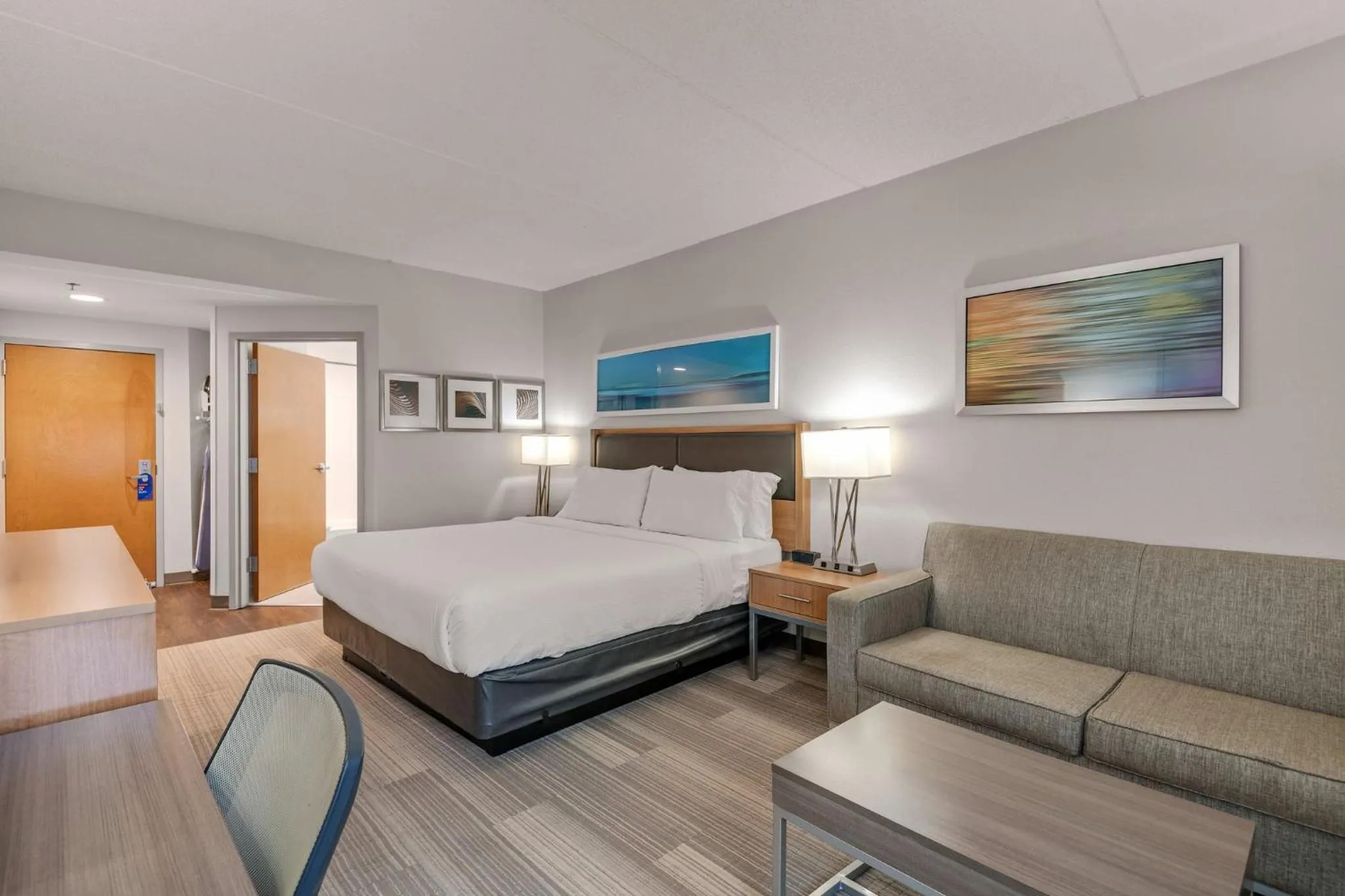 King Room - Ground Floor in Holiday Inn Express Hershey-Harrisburg Area by IHG