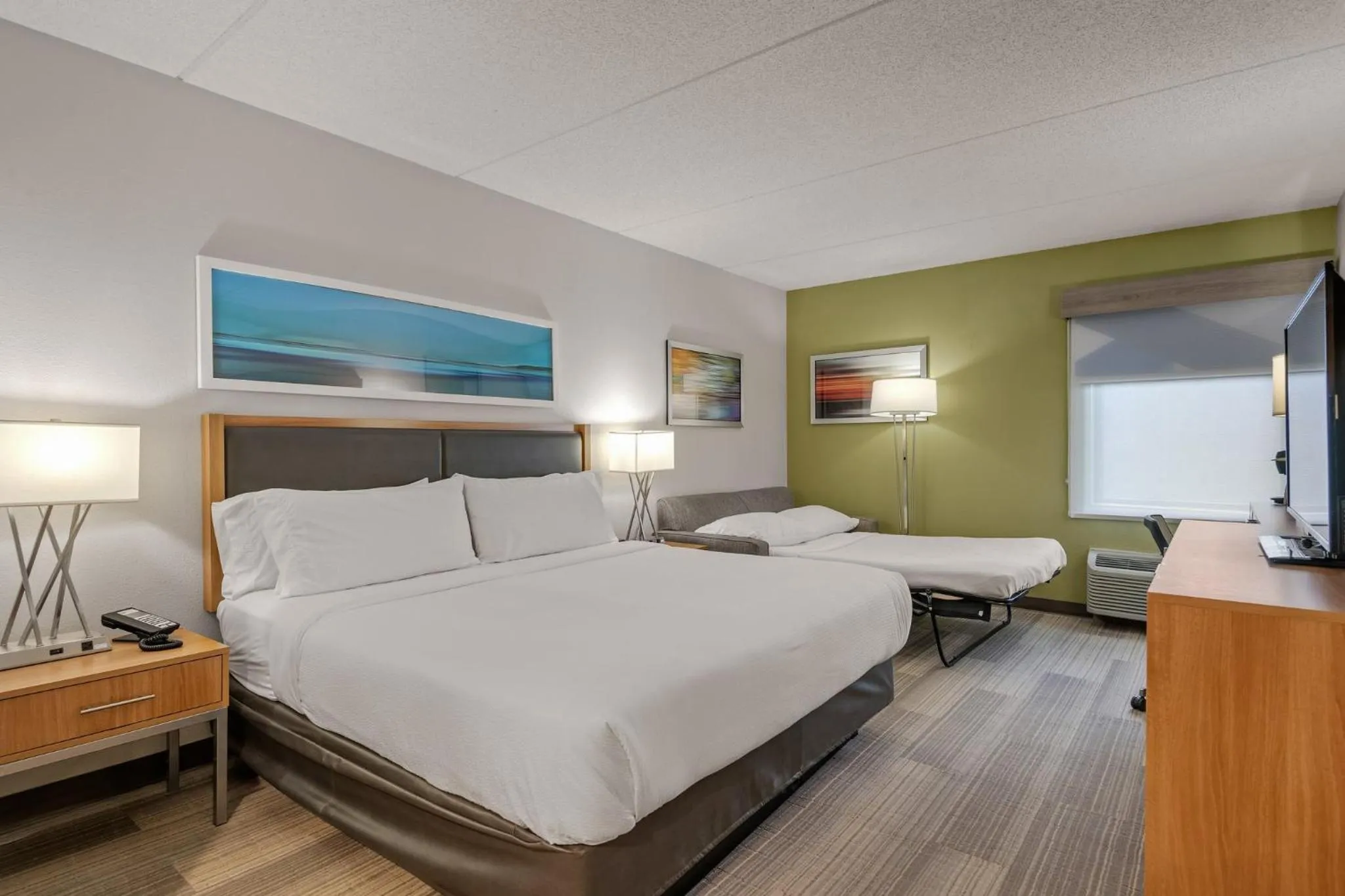 Standard King Room - Top Floor in Holiday Inn Express Hershey-Harrisburg Area by IHG