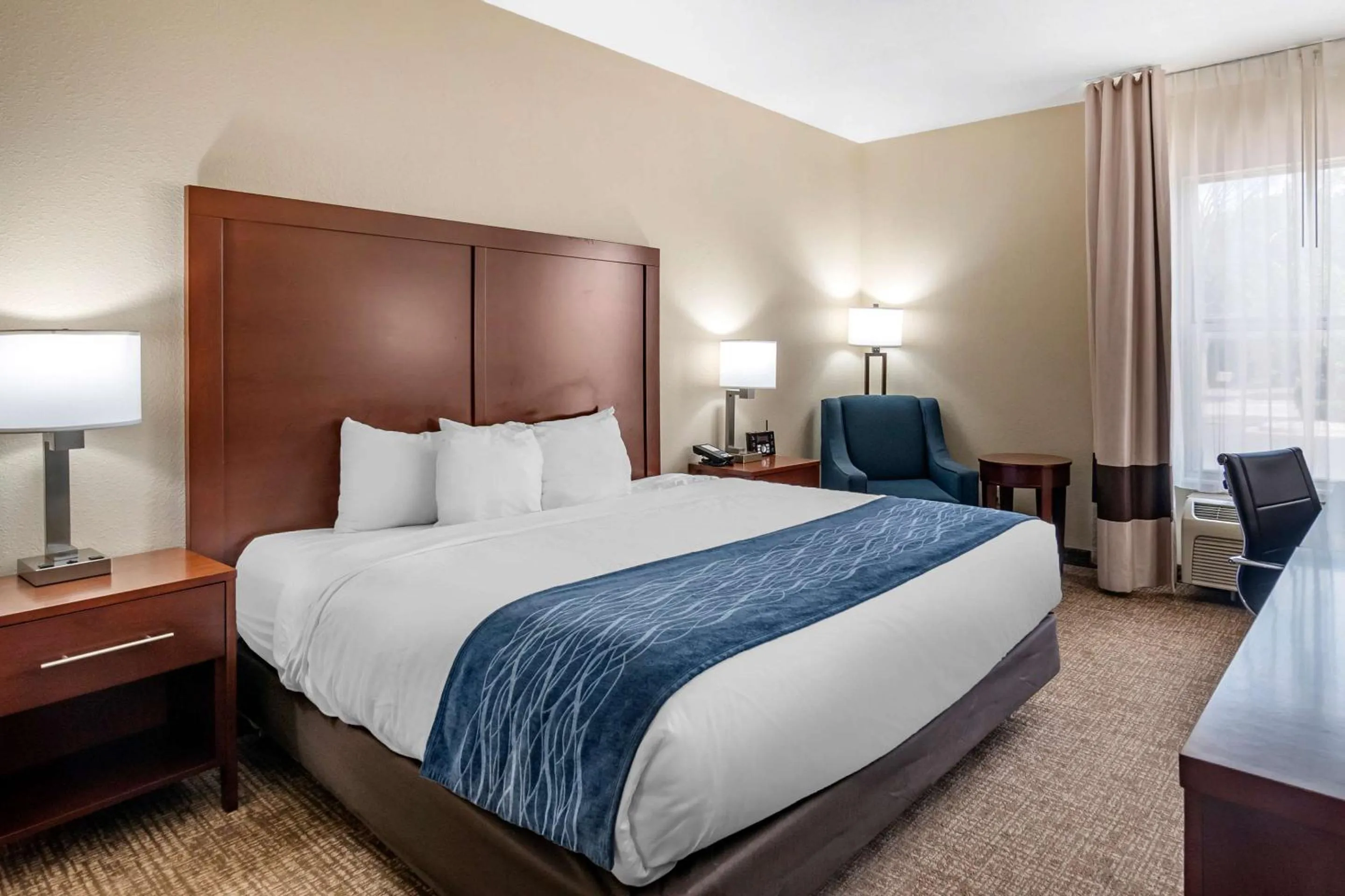King Room - Disability Access/Non-Smoking in Comfort Inn & Suites Junction City - near Fort Riley