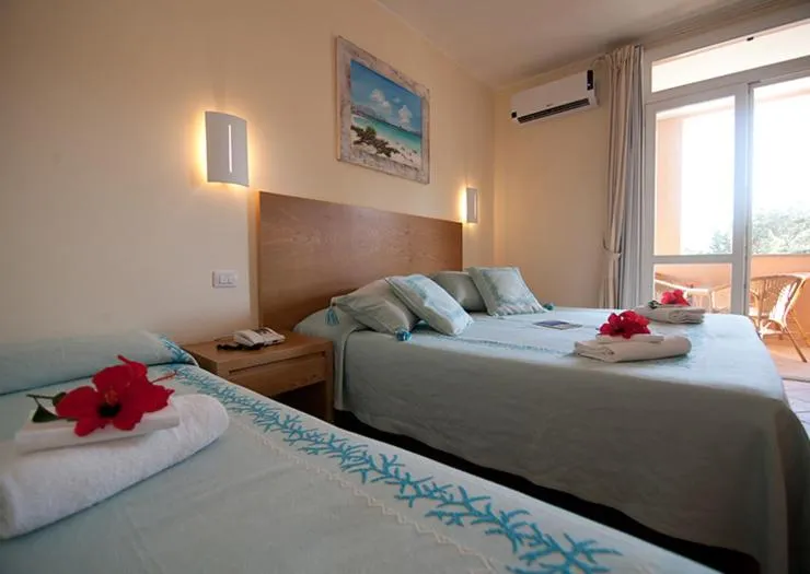 Triple Room in Club Esse Roccaruja