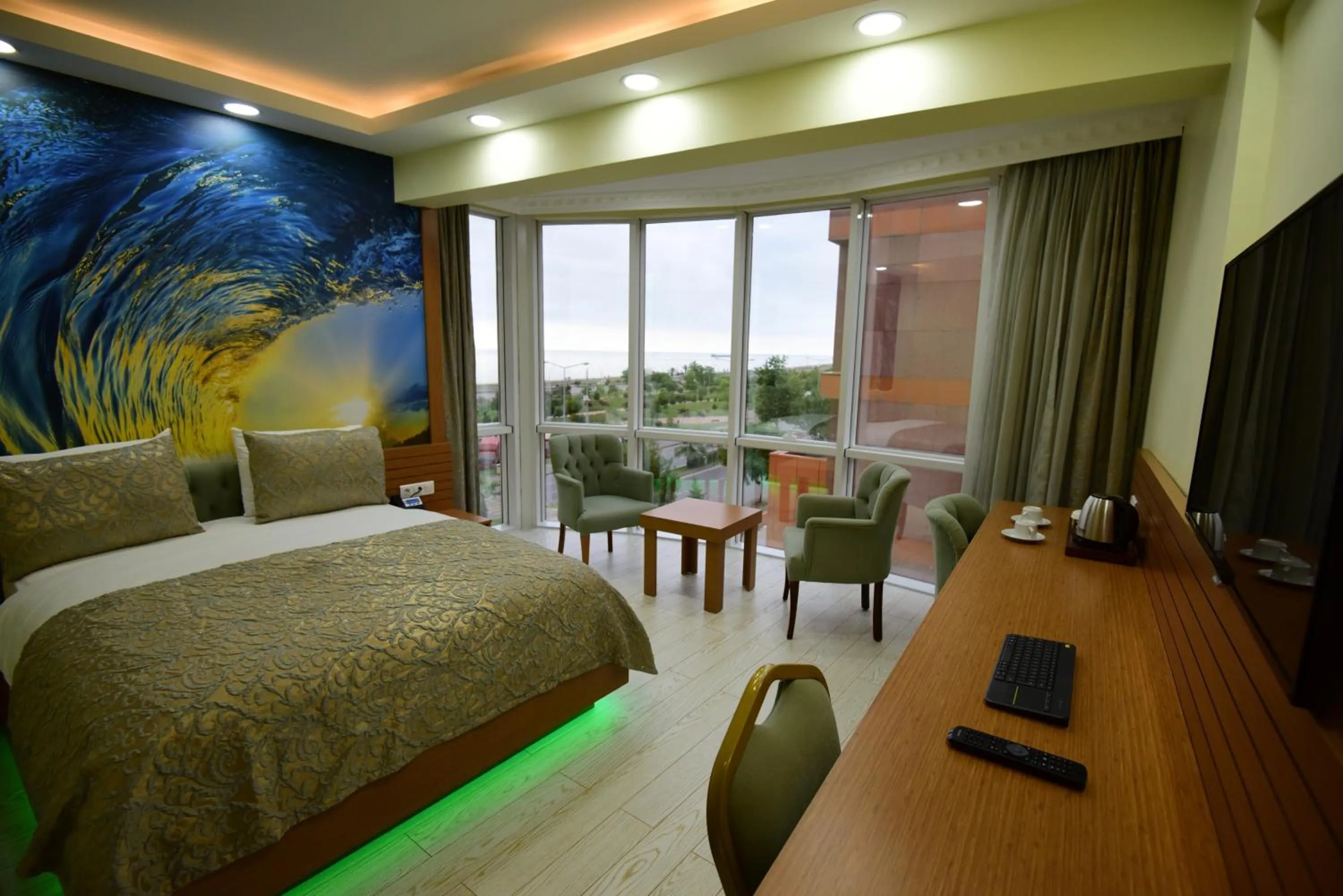 Luxury Family Room with Sea View in Quantum Hotel