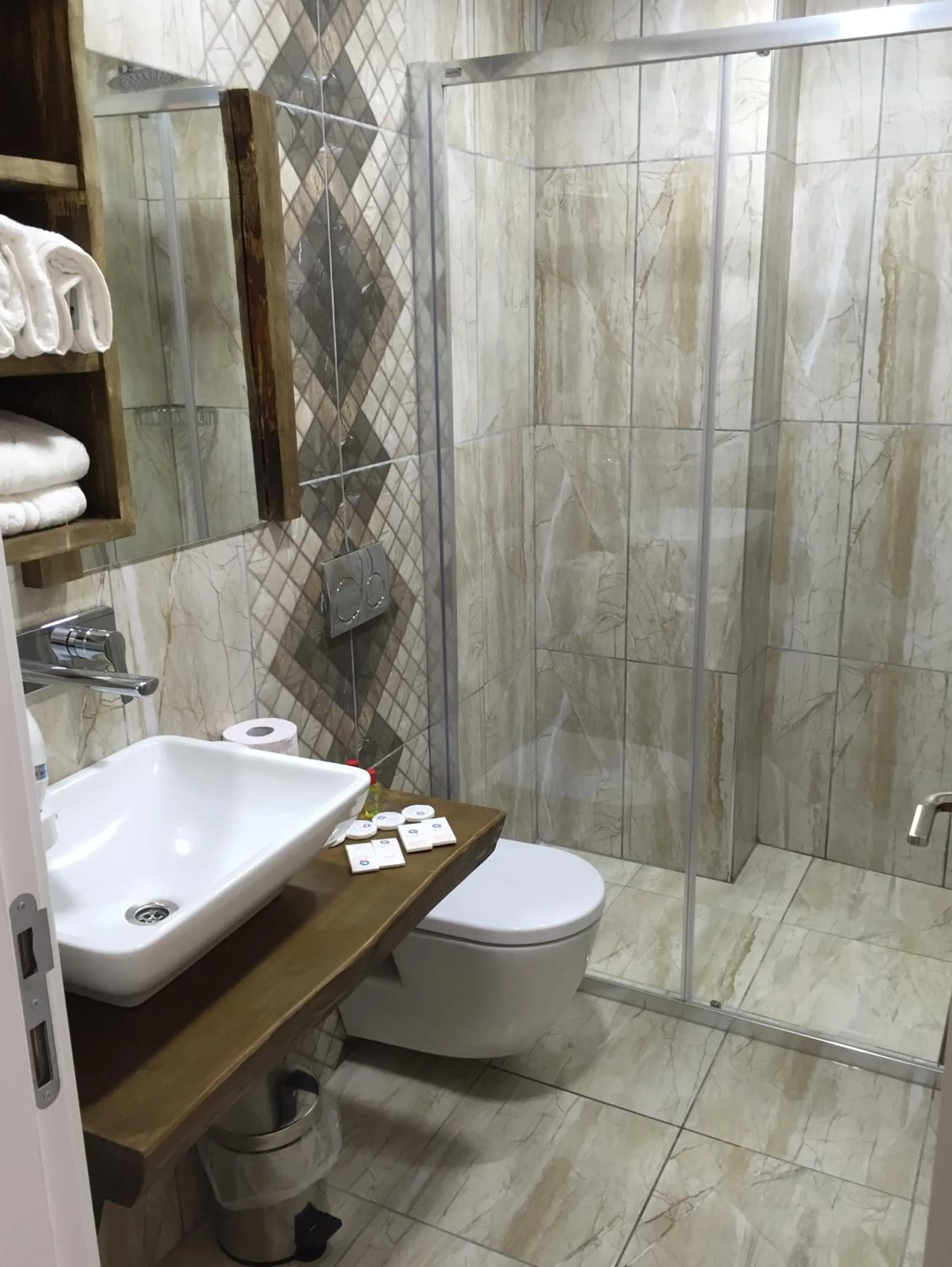 Deluxe Double Room (2 Adults) in Quantum Hotel