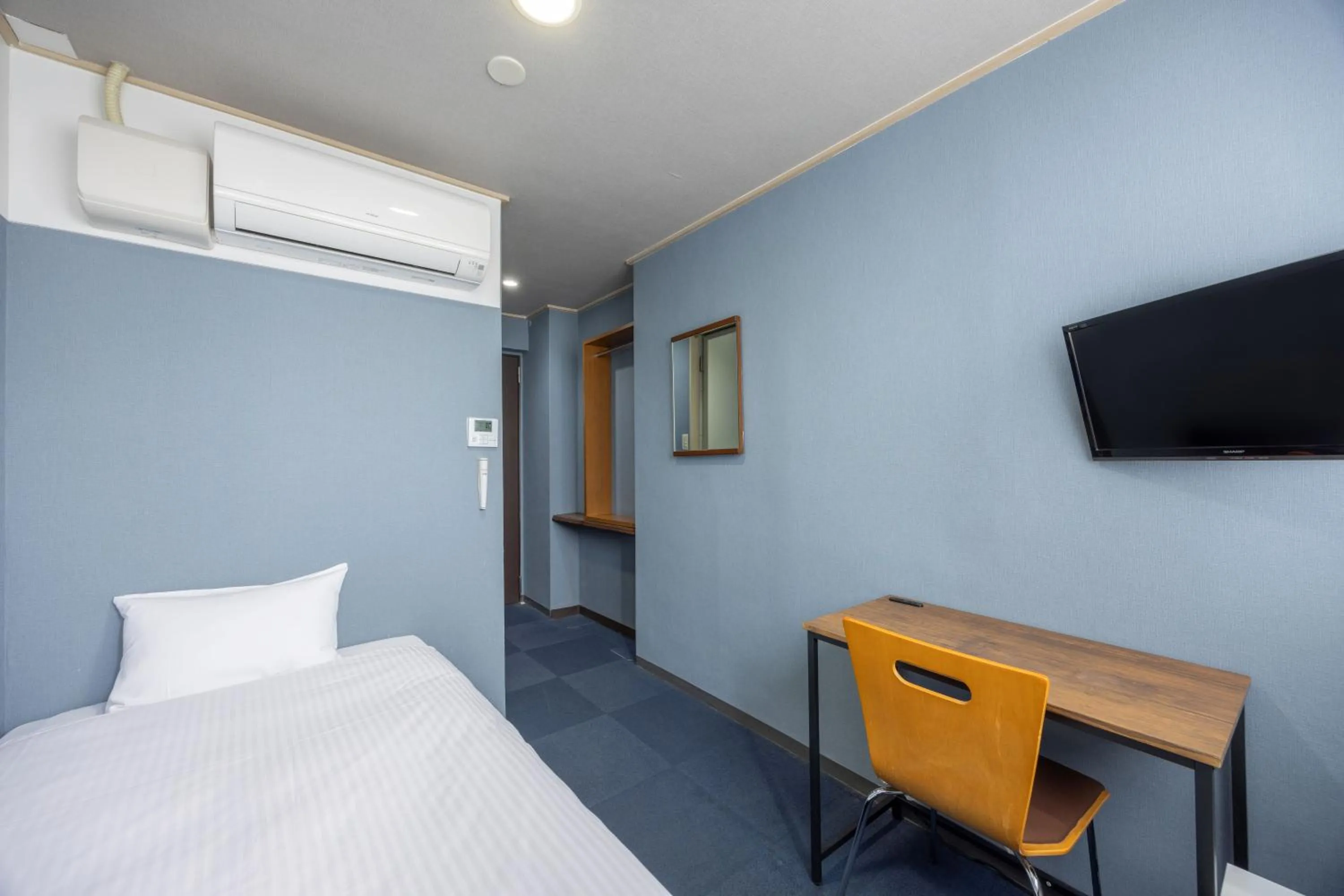 Single Room with Private Bathroom - single occupancy in Fukuyama Royal Hotel