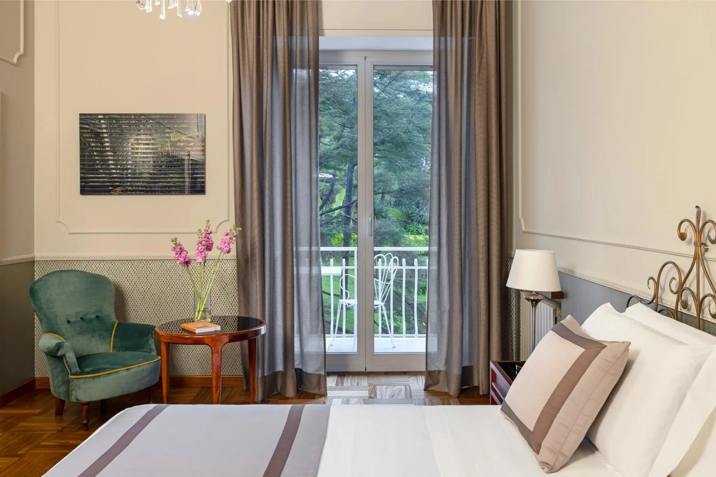 Premium Double or Twin Room with Garden View in Grand Hotel Miramare