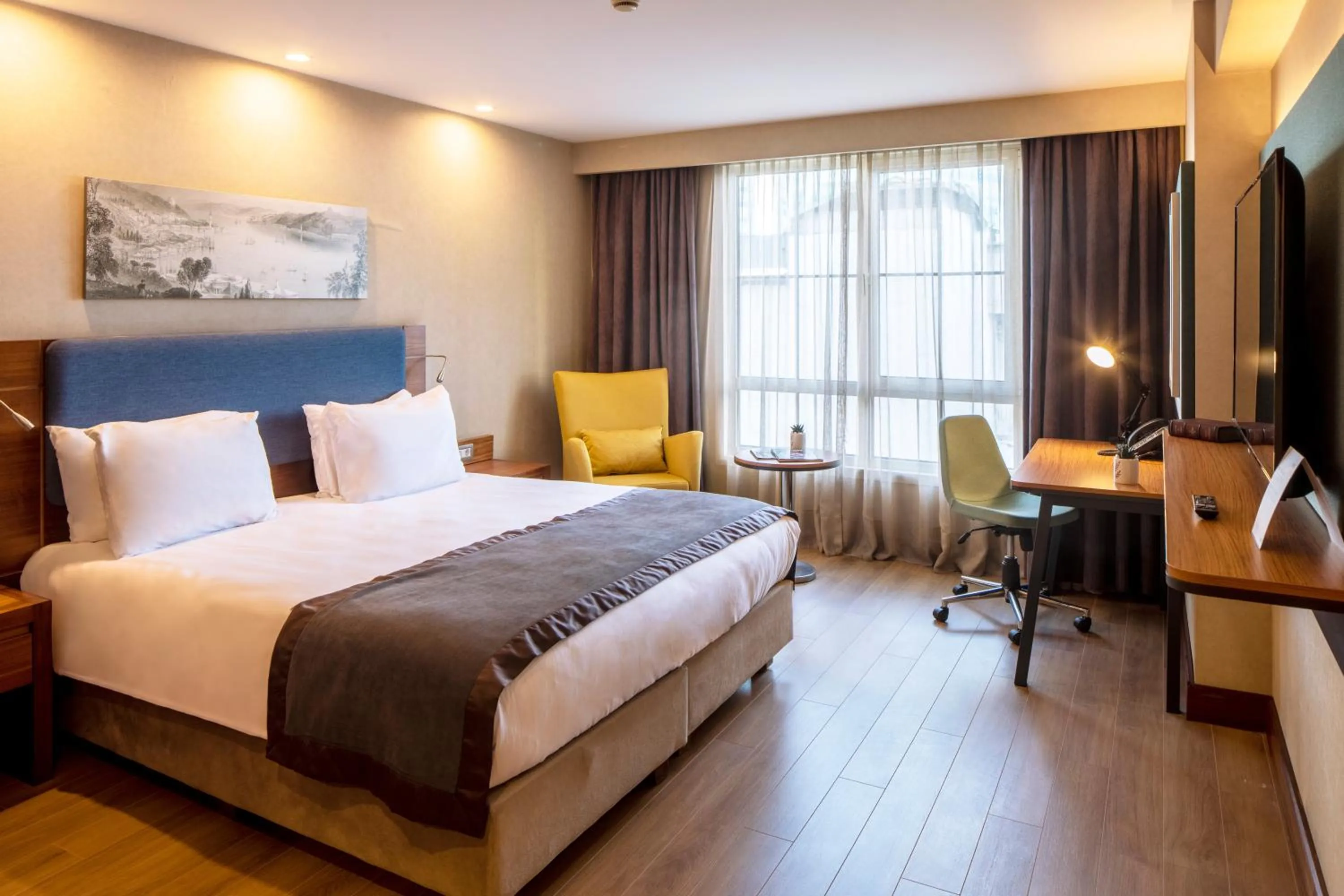 Standard Twin Room - Smoking in Holiday Inn Sisli by IHG