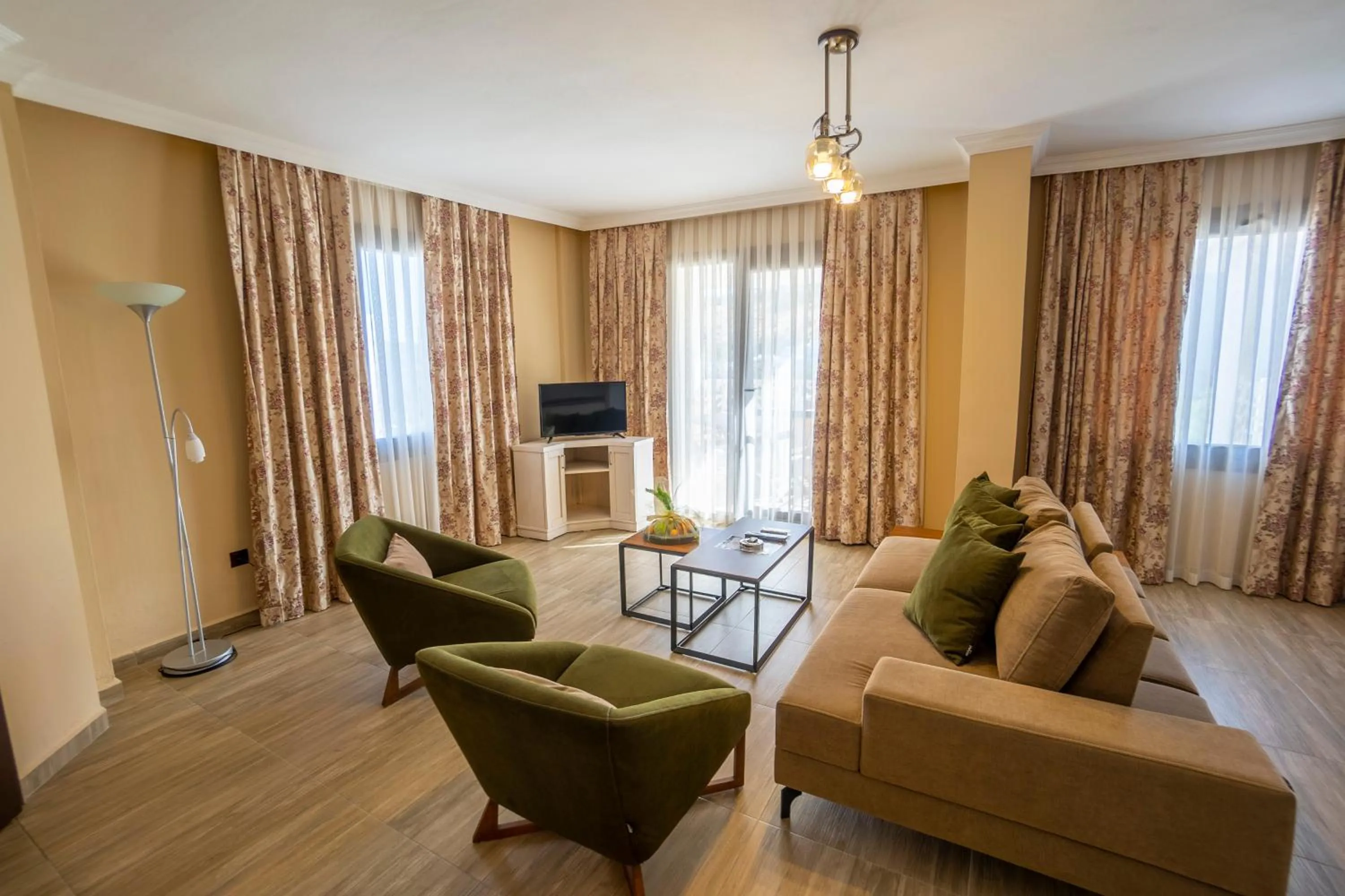 Deluxe Apart in Azka Hotel