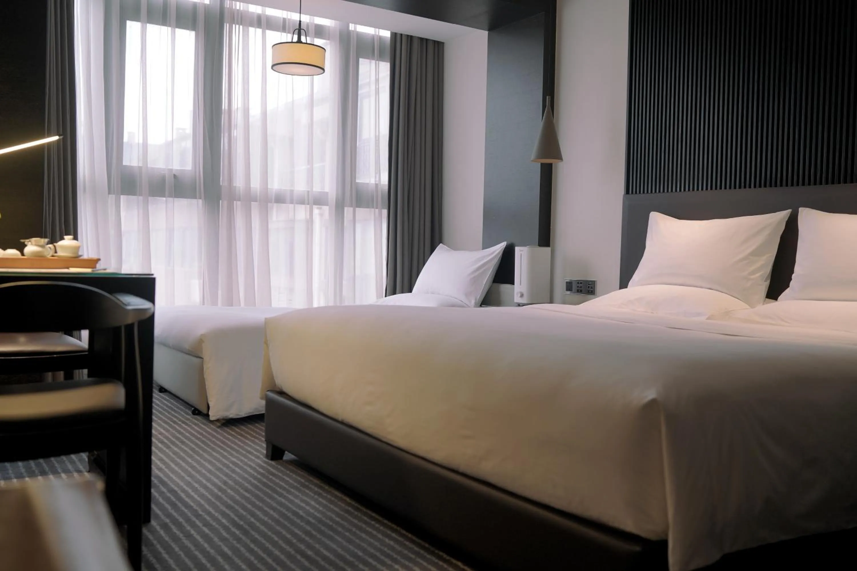  Deluxe Family Room with One King Bed and One Sofa Bed in Eastern House Xi'an