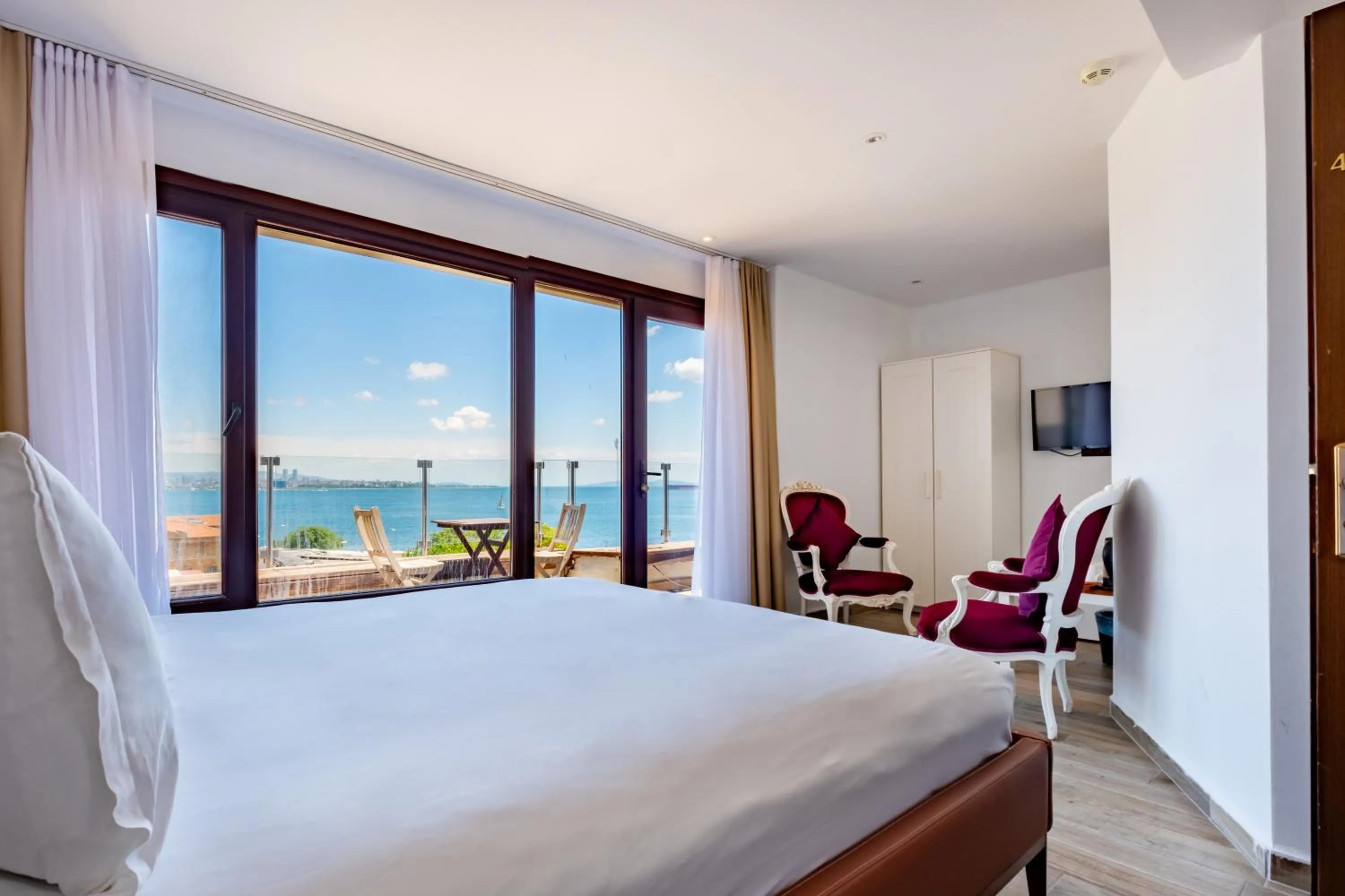 Deluxe Double Room with Sea View in Mangana Konak Hotel