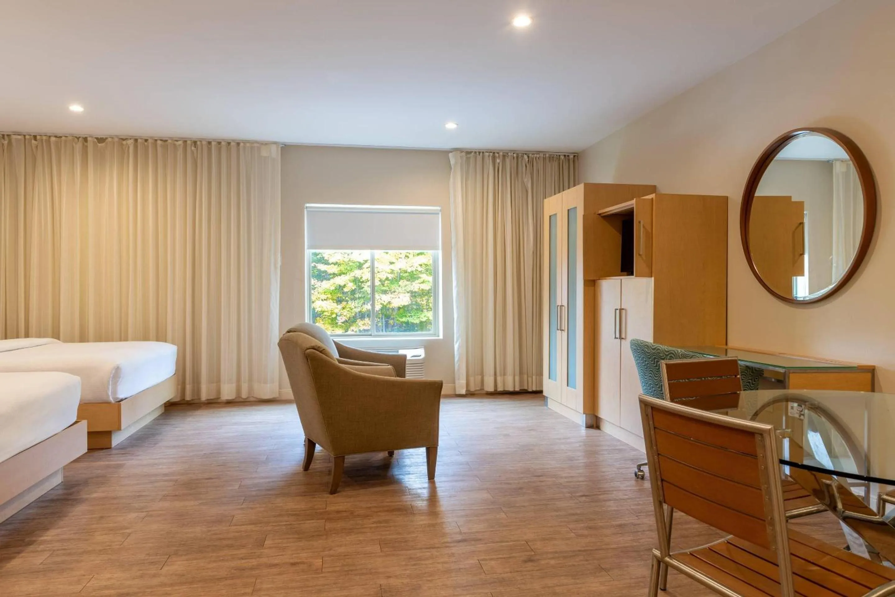 Queen Suite with Two Queen Beds - Non-Smoking in The Chandler Inn Bethlehem - Littleton, an Ascend Collection Hotel