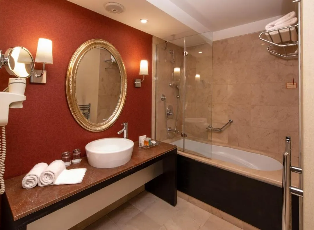 Superior Double Room with Balcony in Agaoğlu My City Hotel Istanbul