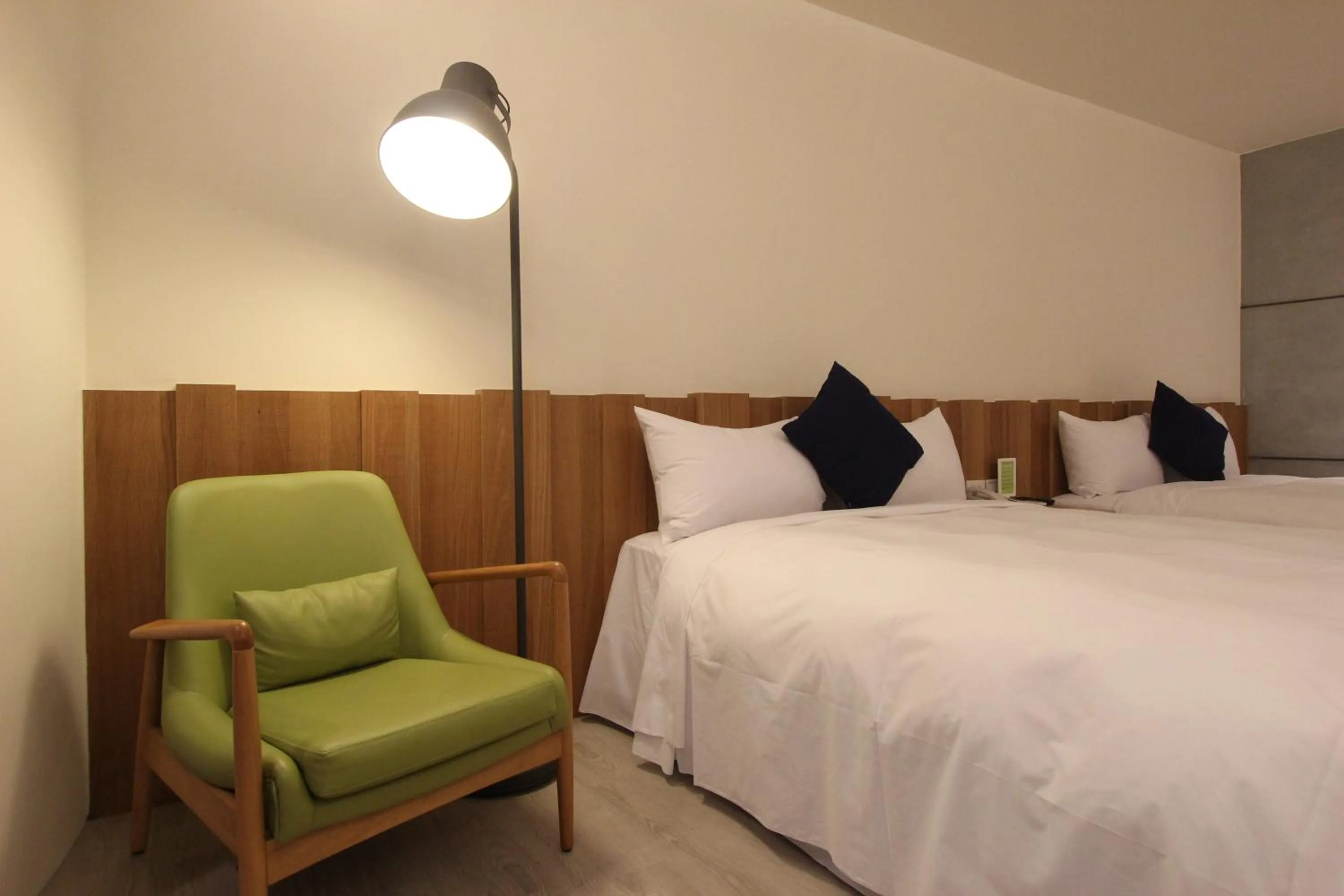 Quadruple Room with Balcony in Muguang Inn