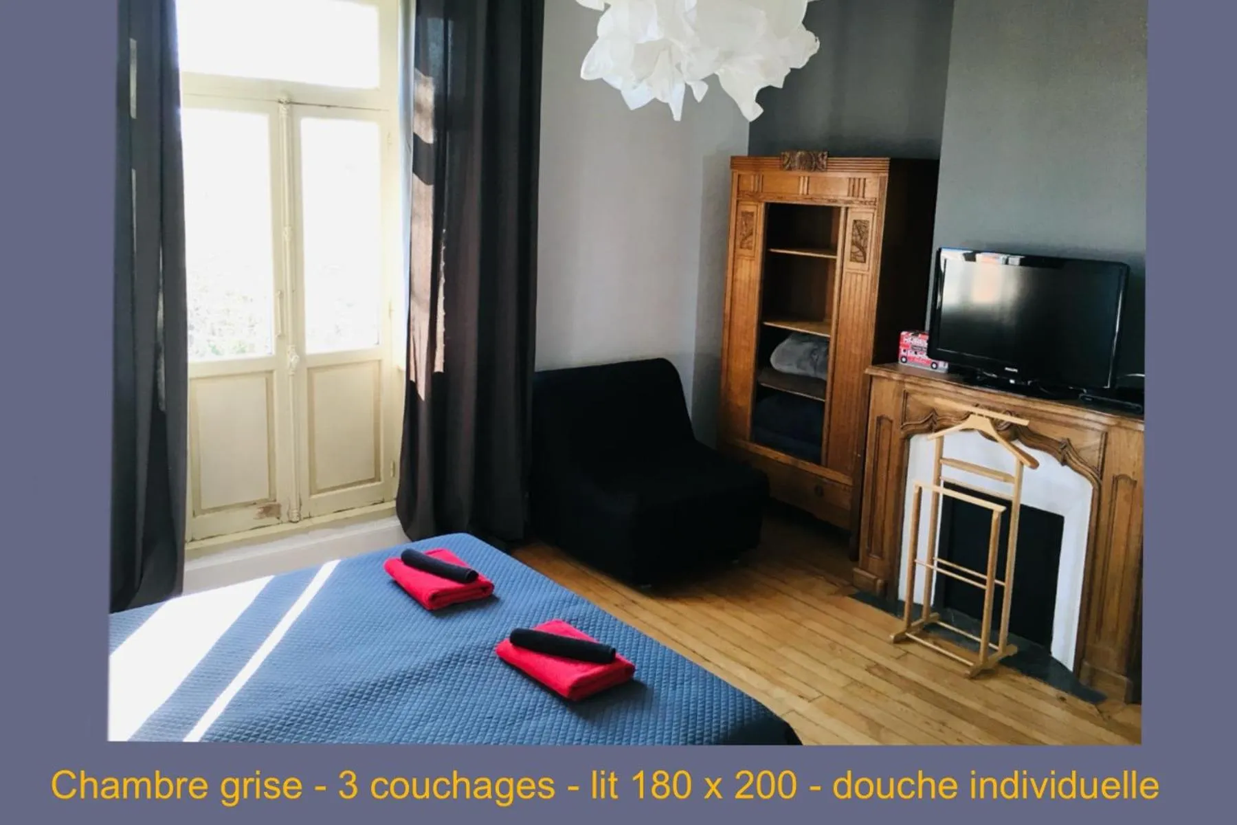 Double or Twin Room with Private Bathroom and External toilet - single occupancy in Chez Dan et Véro - Chambre d'hôte