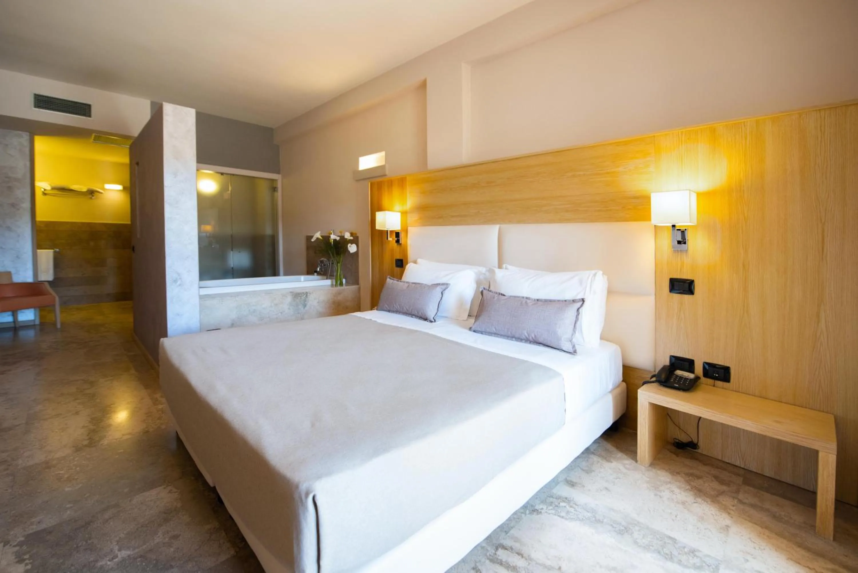 Suite with Hot Tub in Basiliani - CDSHotels