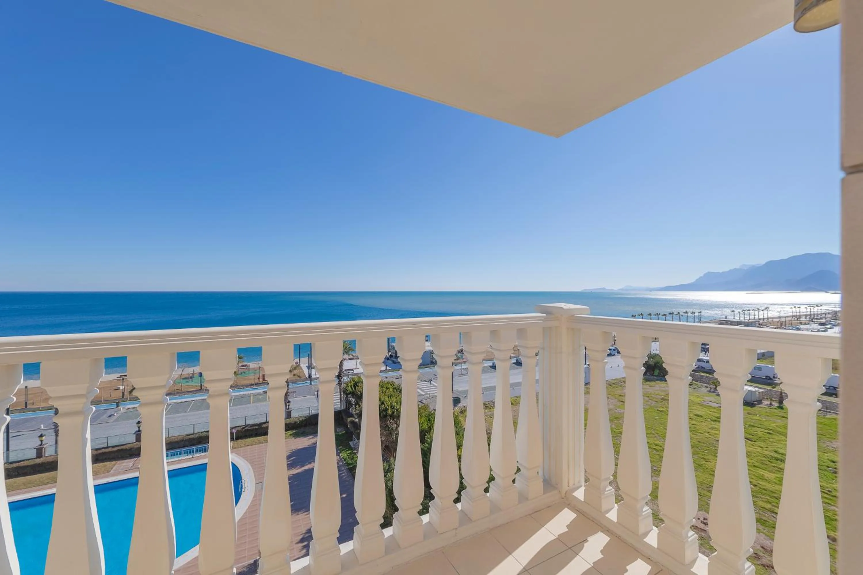 Corner Suite With Spa Bath Non Smoking in Crowne Plaza Antalya by IHG