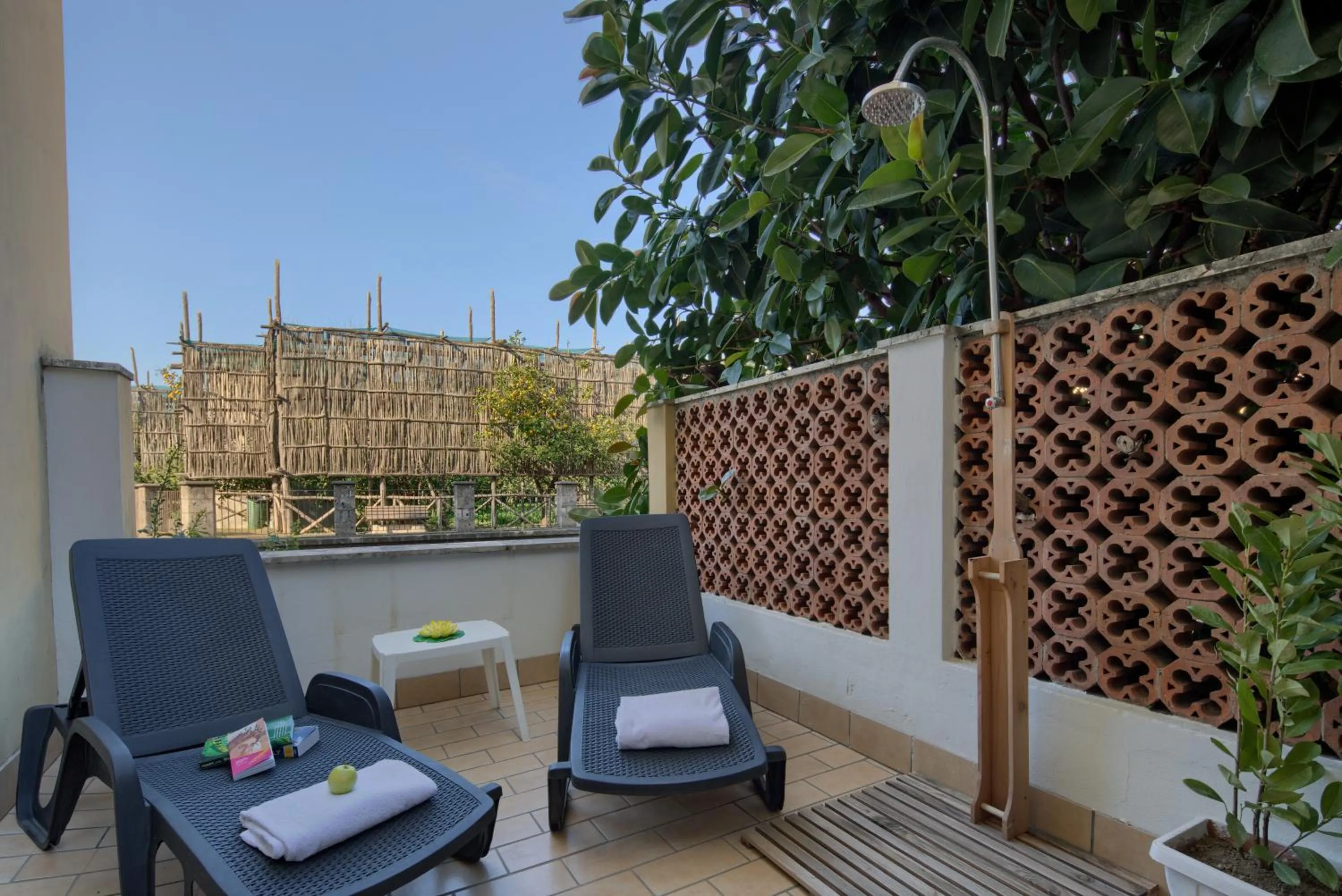 Superior Apartment in Flower Suites Sorrento