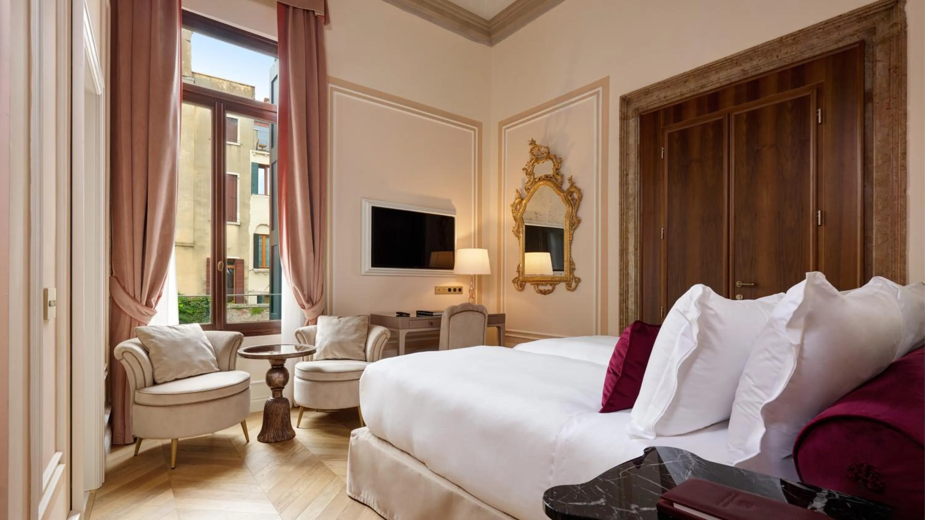 Deluxe King Room in Hotel Palazzo Giovanelli e Gran Canal