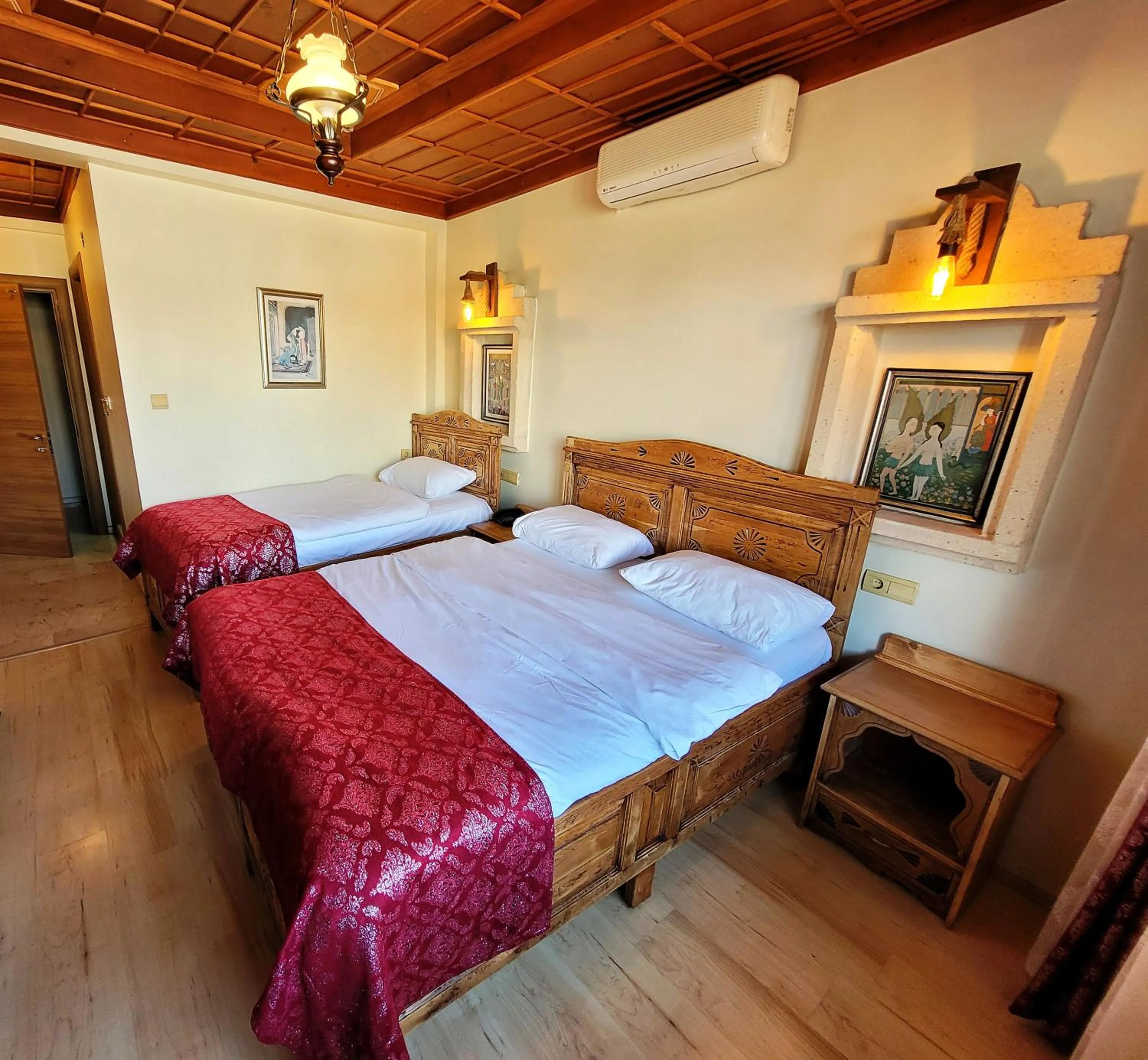 Standard Twin Room in Saruhan Hotel