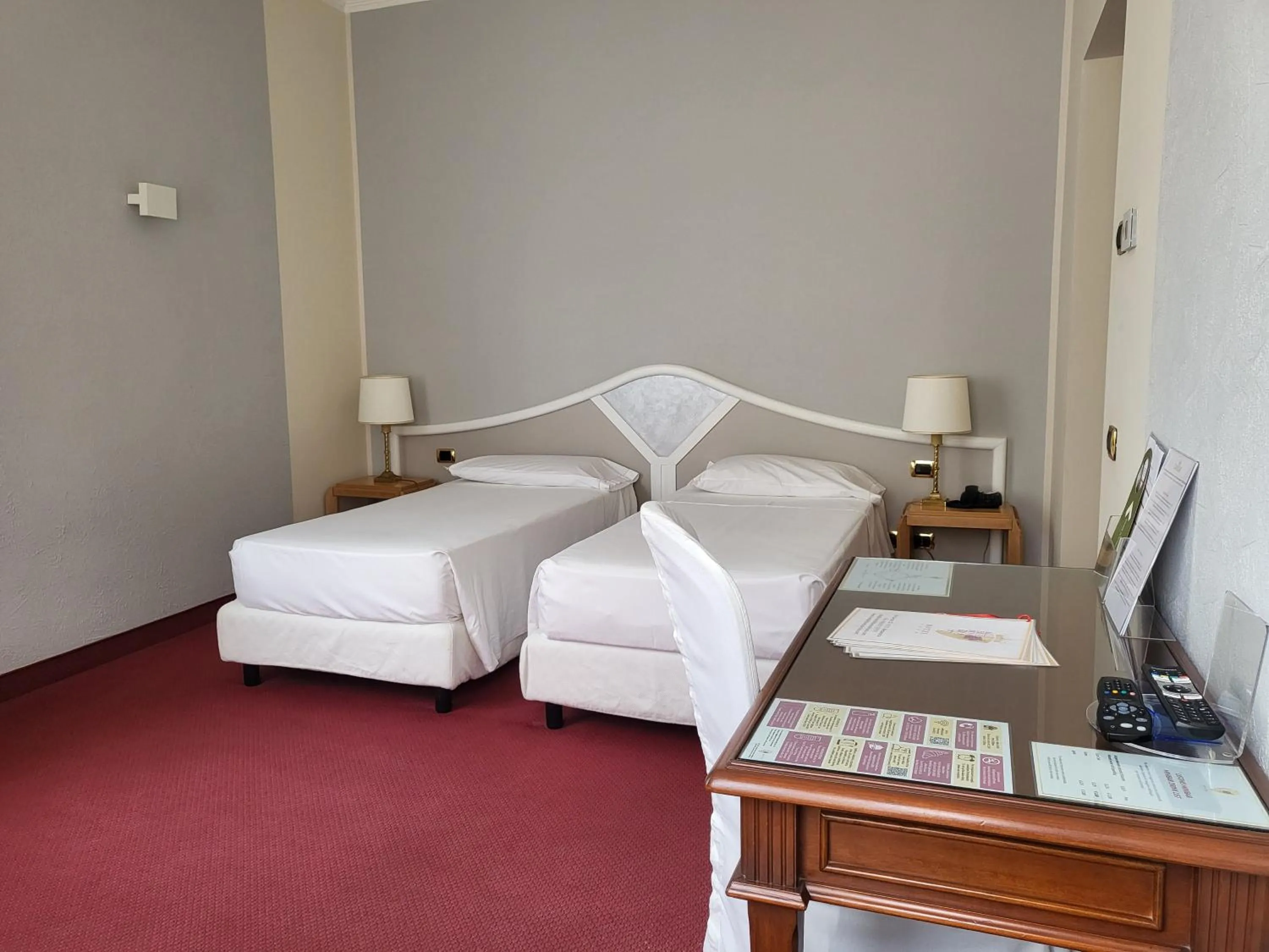 Twin Room in Alli Due Buoi Rossi