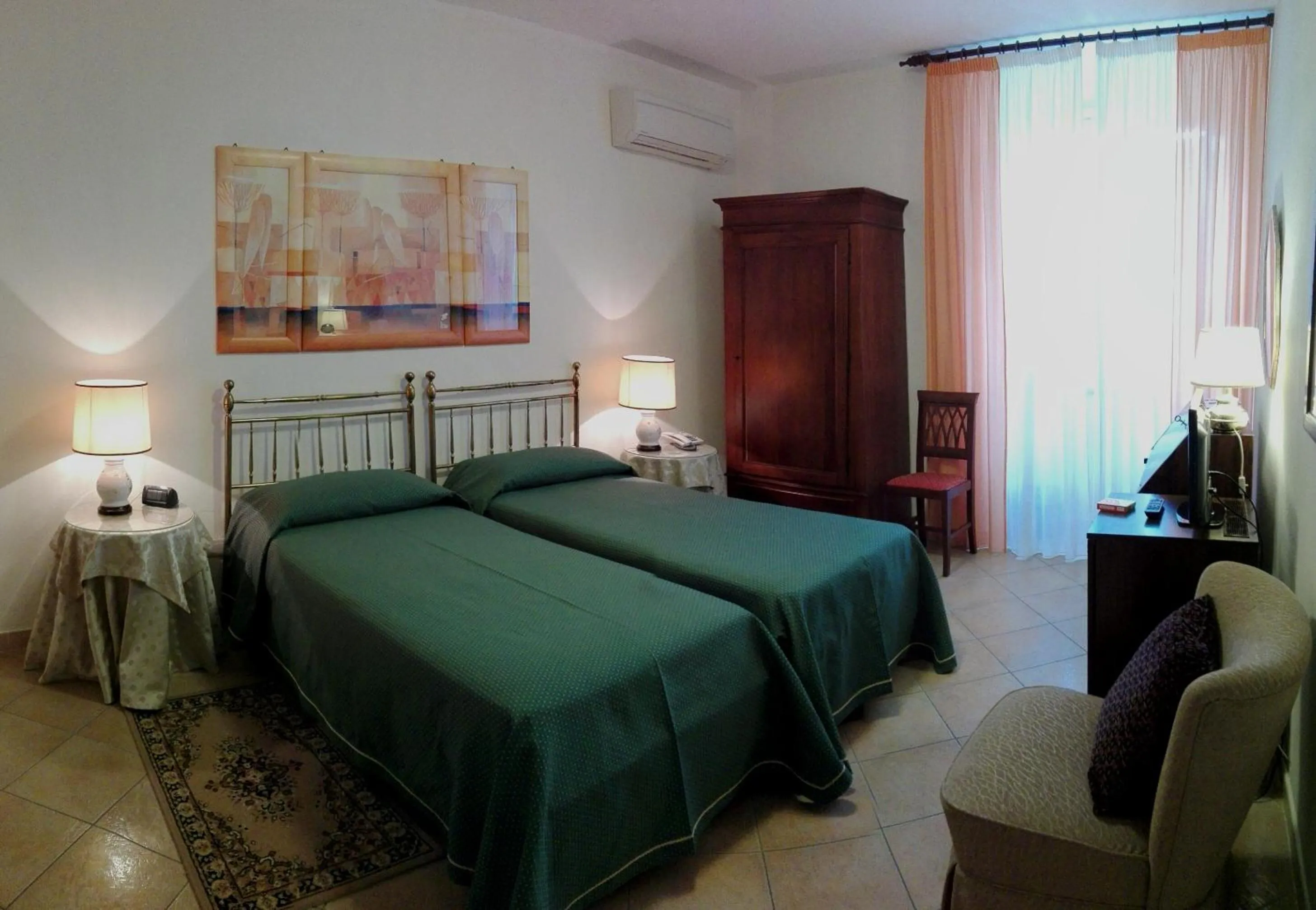 Standard Double/Twin Room in Hotel Umbra