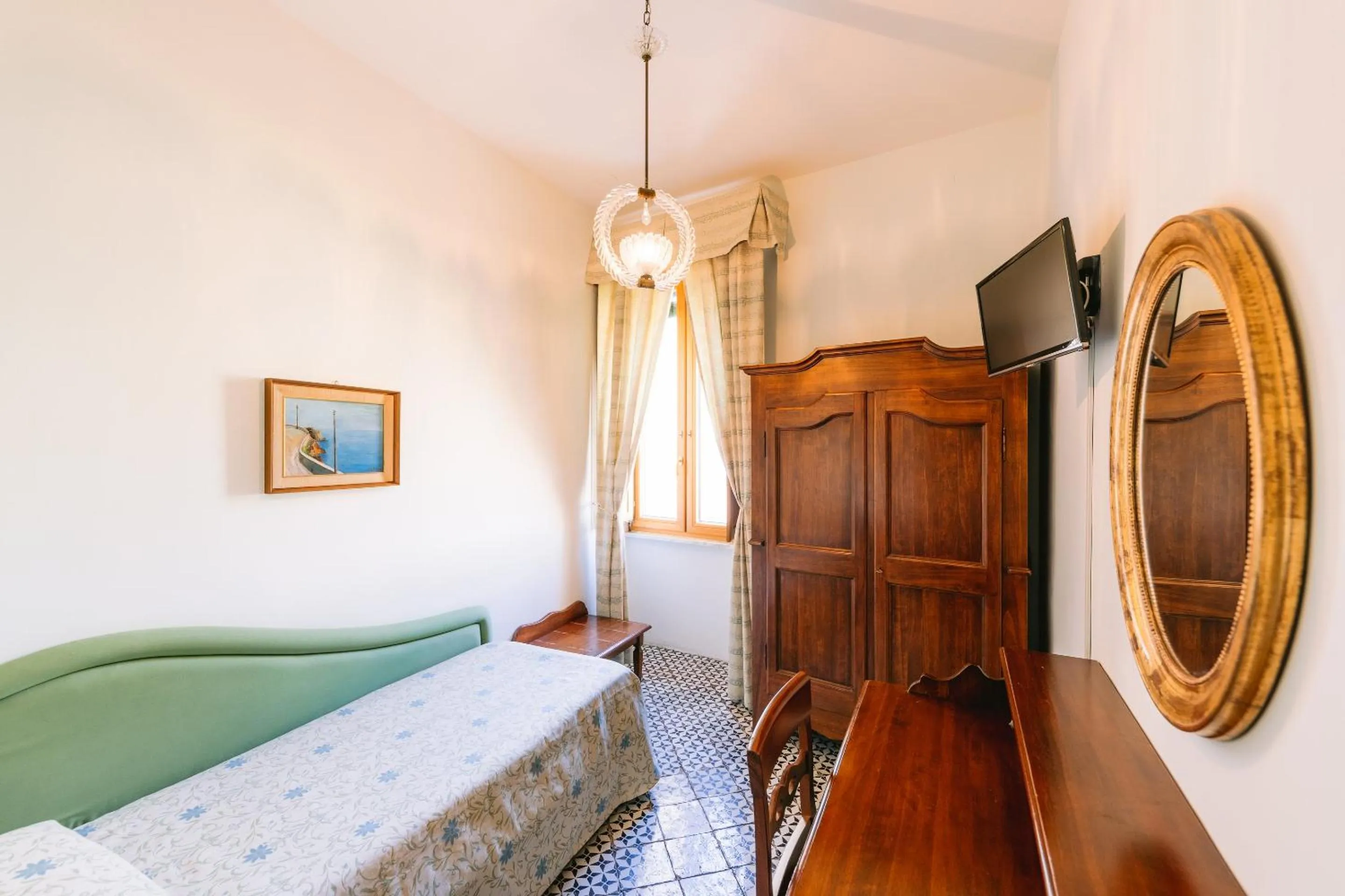 Single Room in Hotel Toro