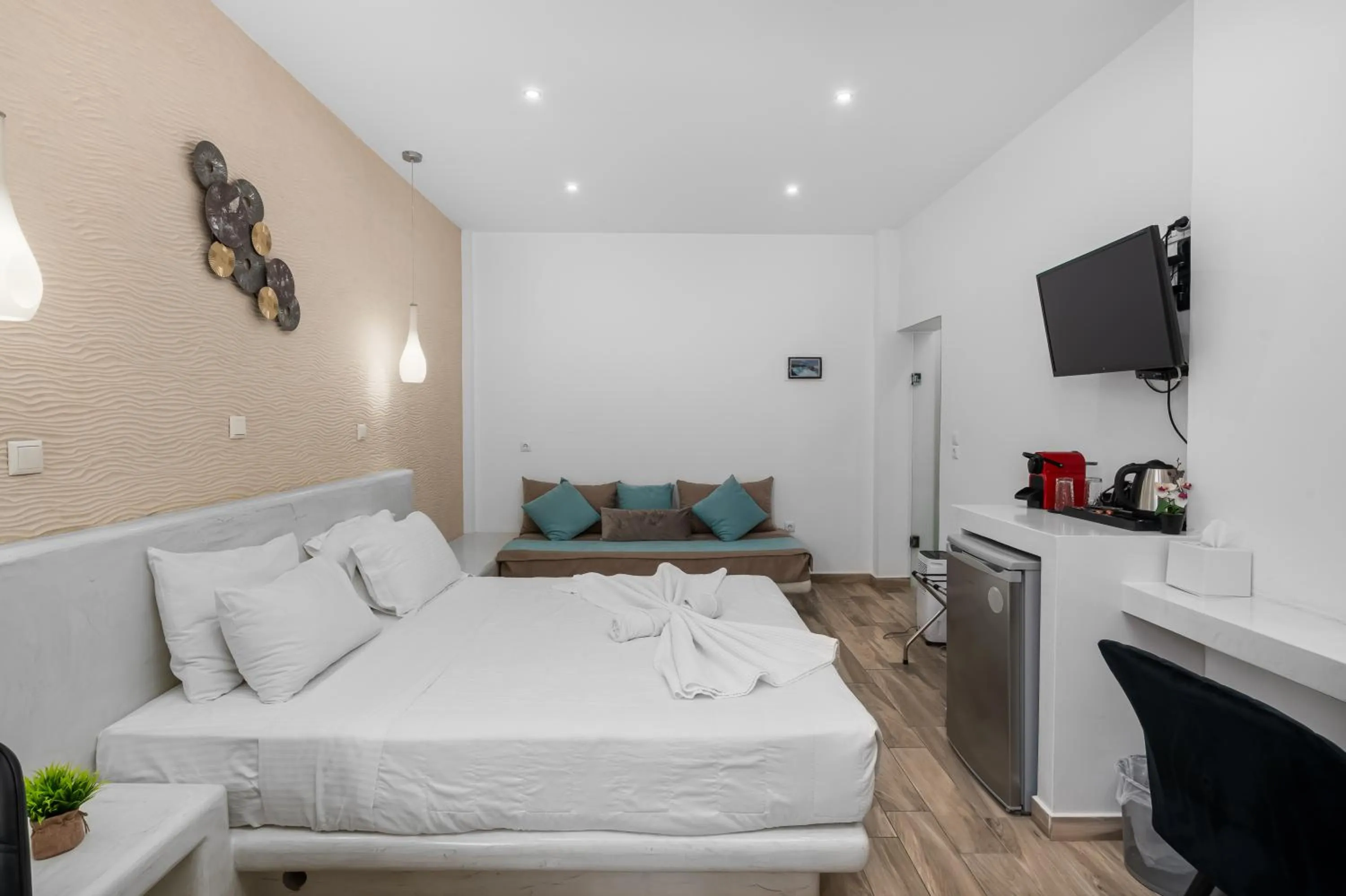 Junior Suite in Oasis Hotel