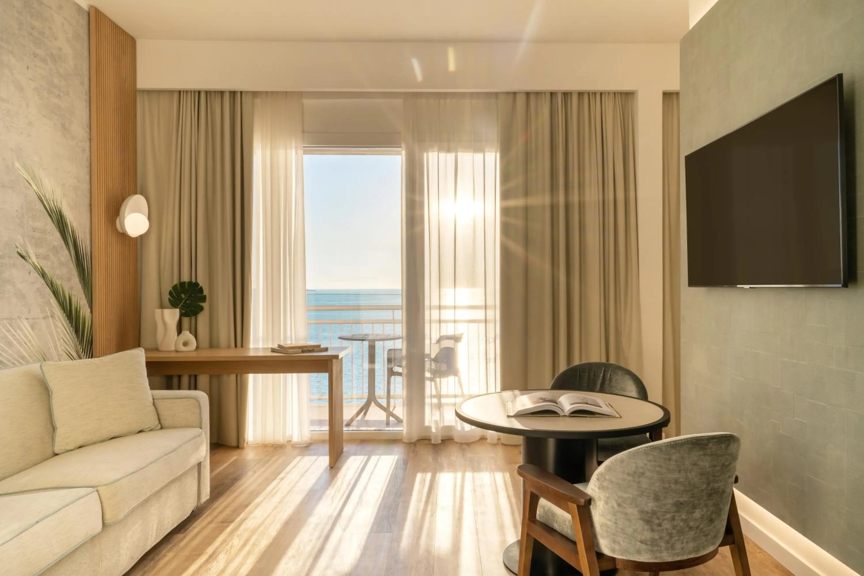 Suite with Sea View in Hotel Delfino Taranto