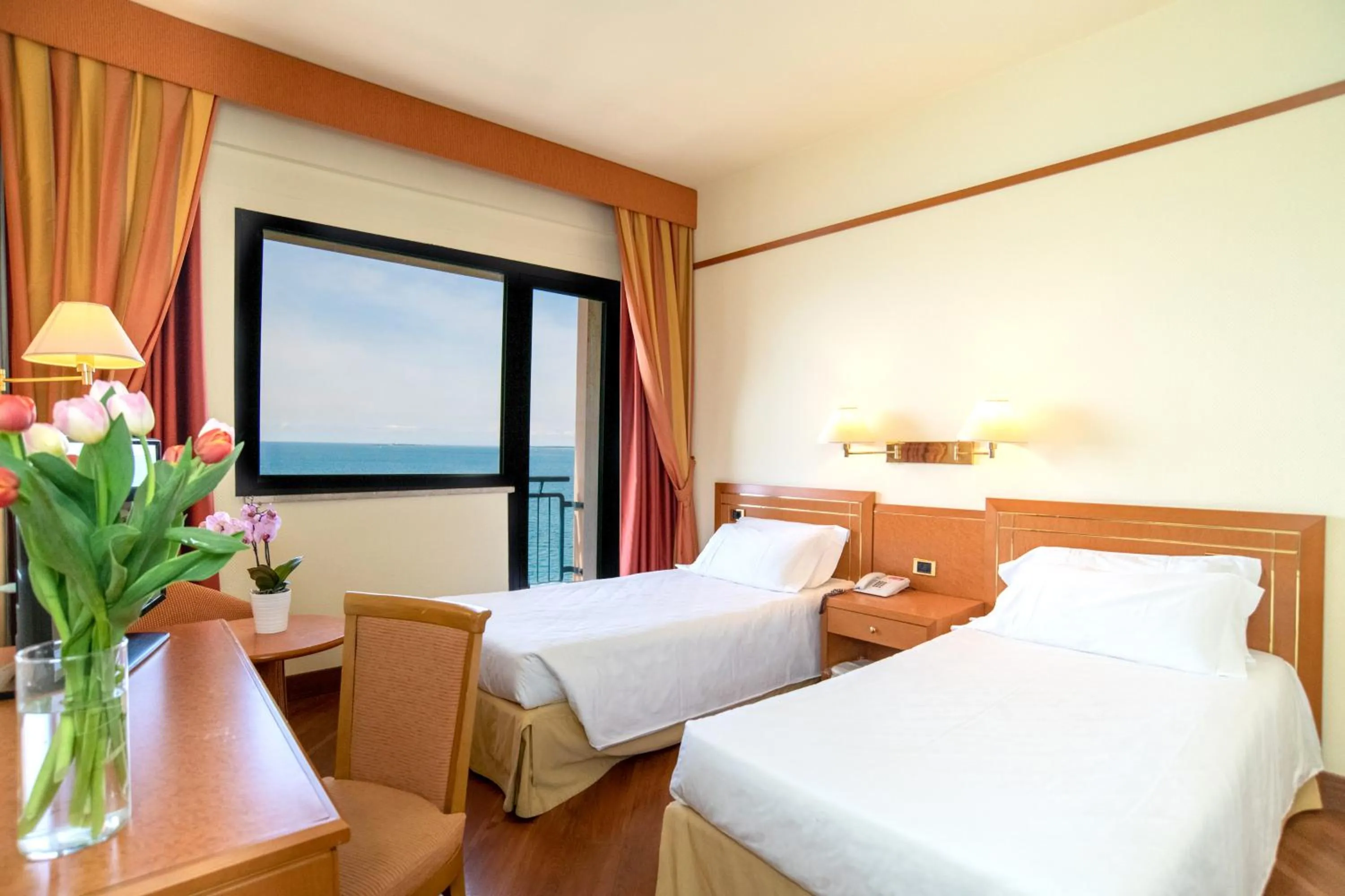 Standard Twin Room - single occupancy in Hotel Delfino Taranto