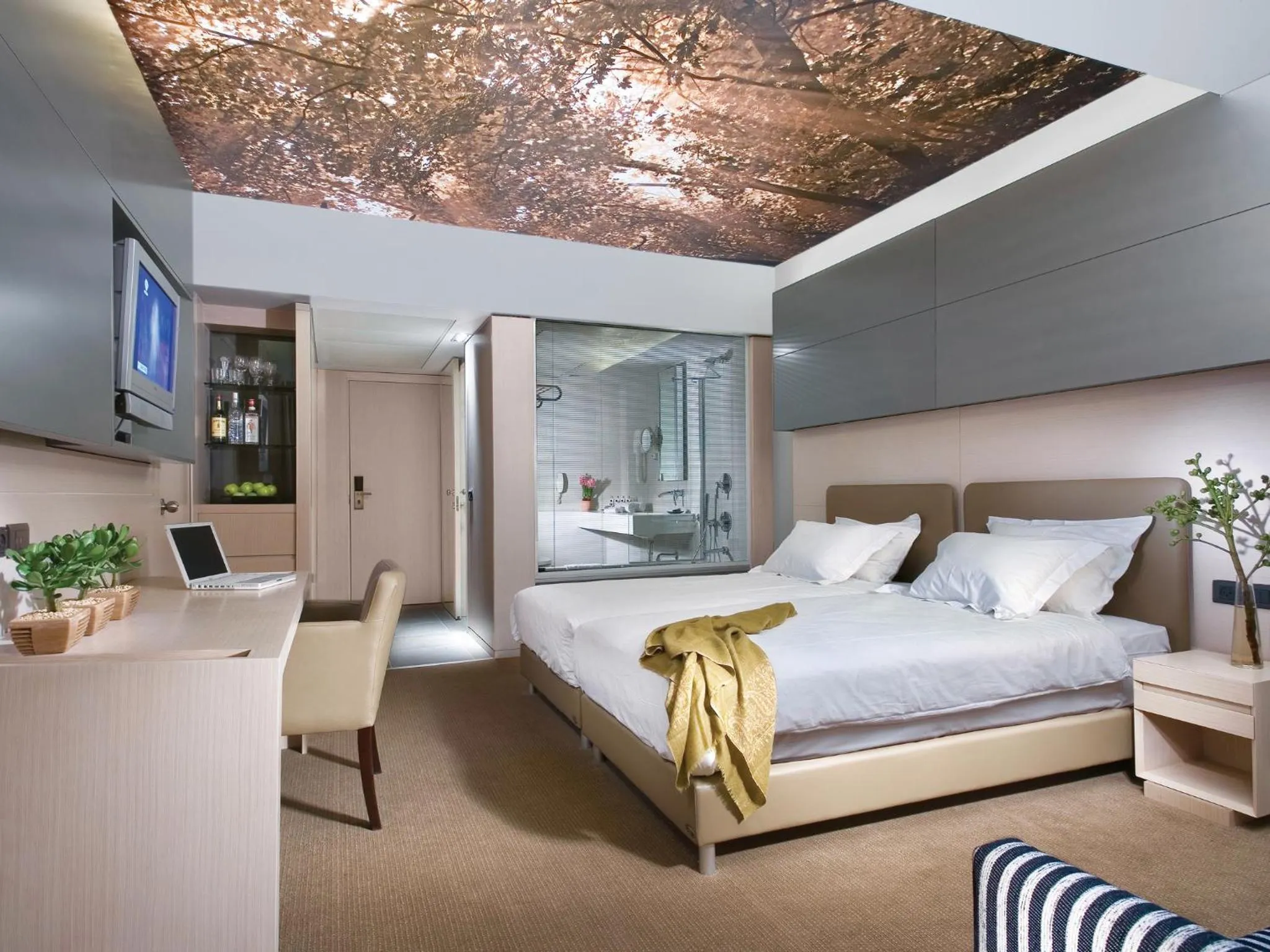 Deluxe Room with City View - single occupancy in Dan Tel Aviv Hotel