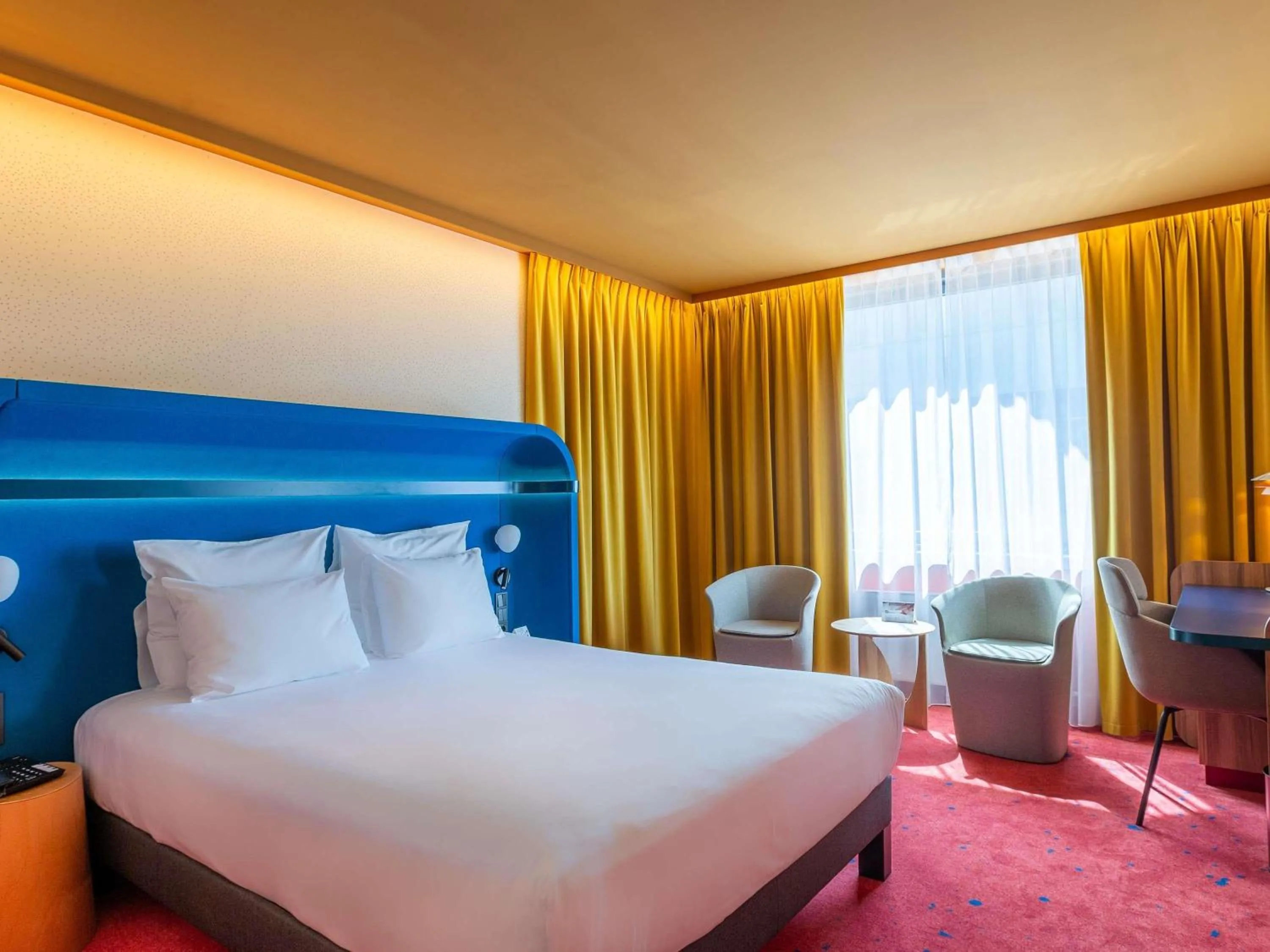 Classic Room with Double Bed in Mercure Warszawa Centrum