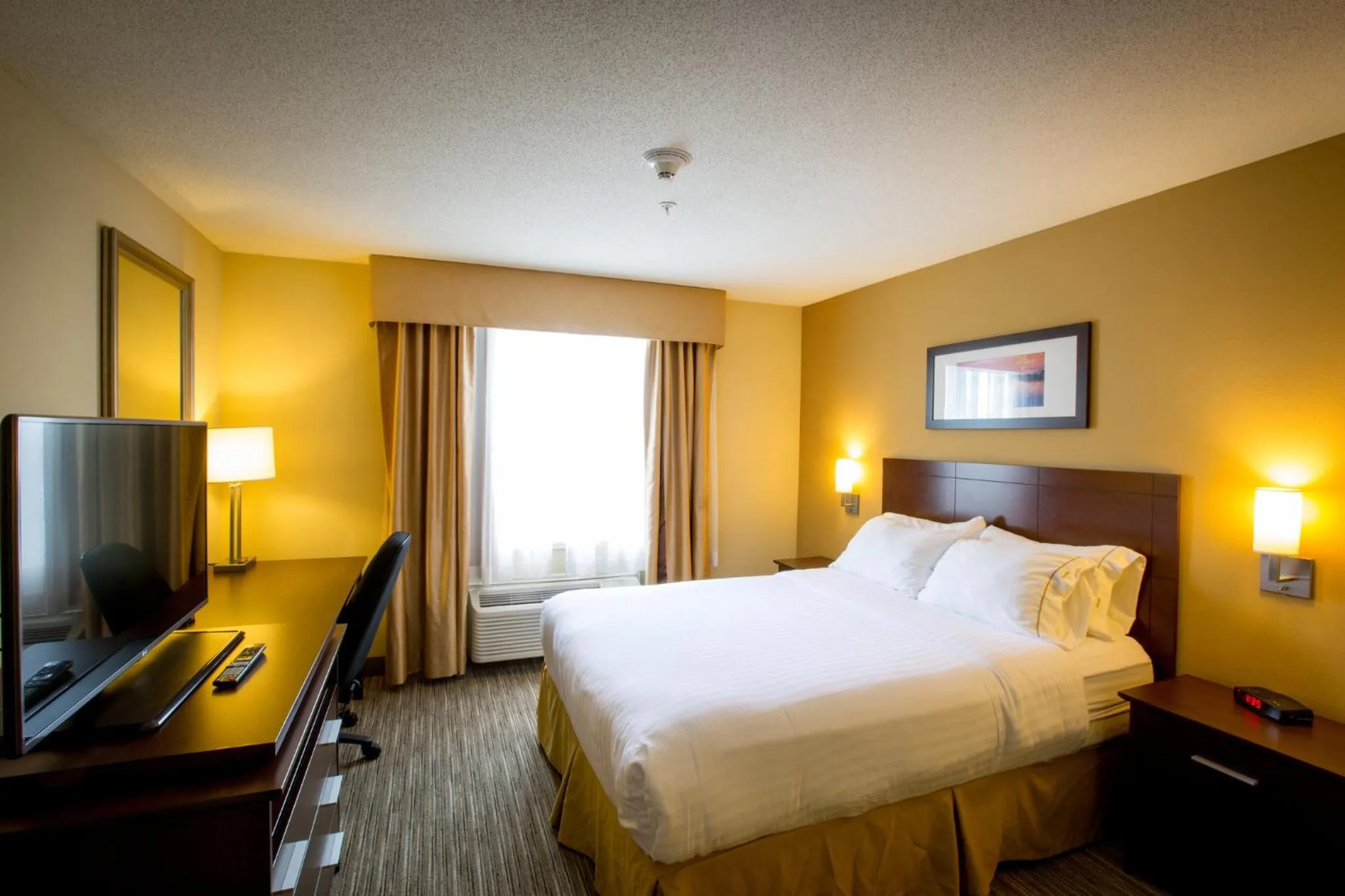 King Suite in Holiday Inn Express Stellarton-New Glasgow by IHG