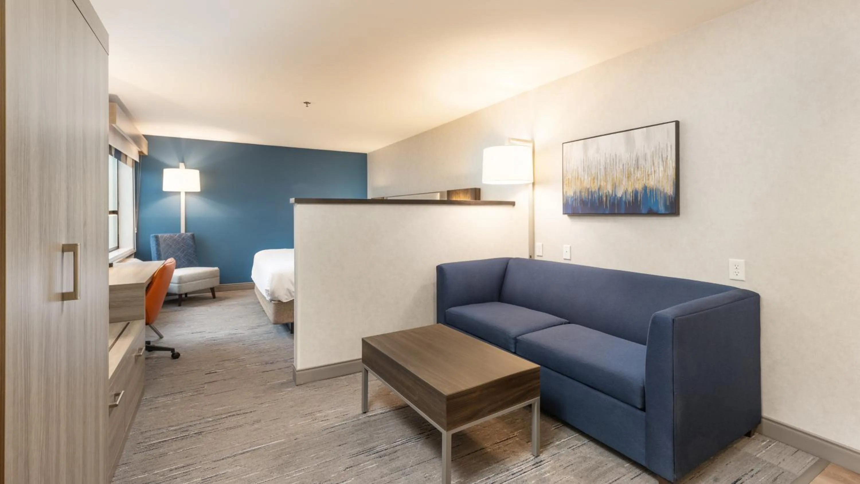 King Suite in Holiday Inn Express Bellingham by IHG