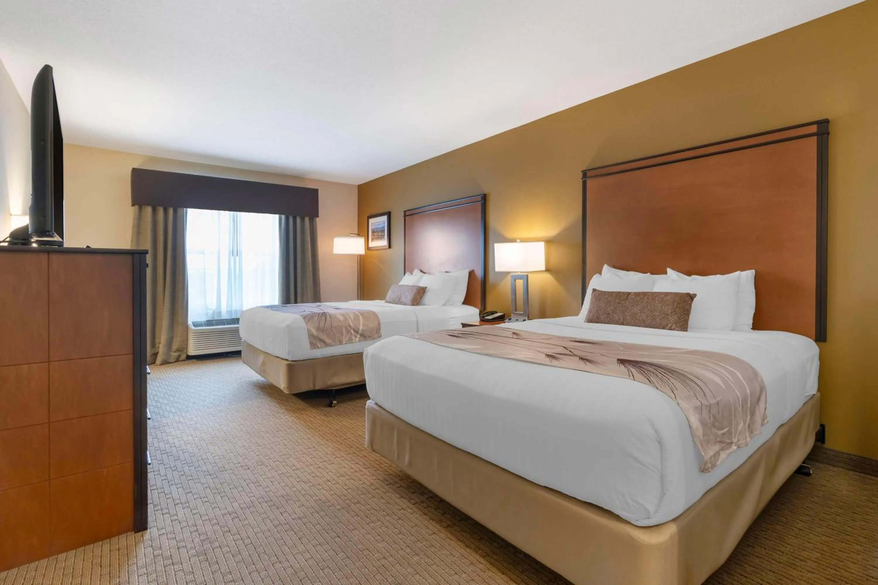Queen Room with Two Queen Beds in Best Western Bend North