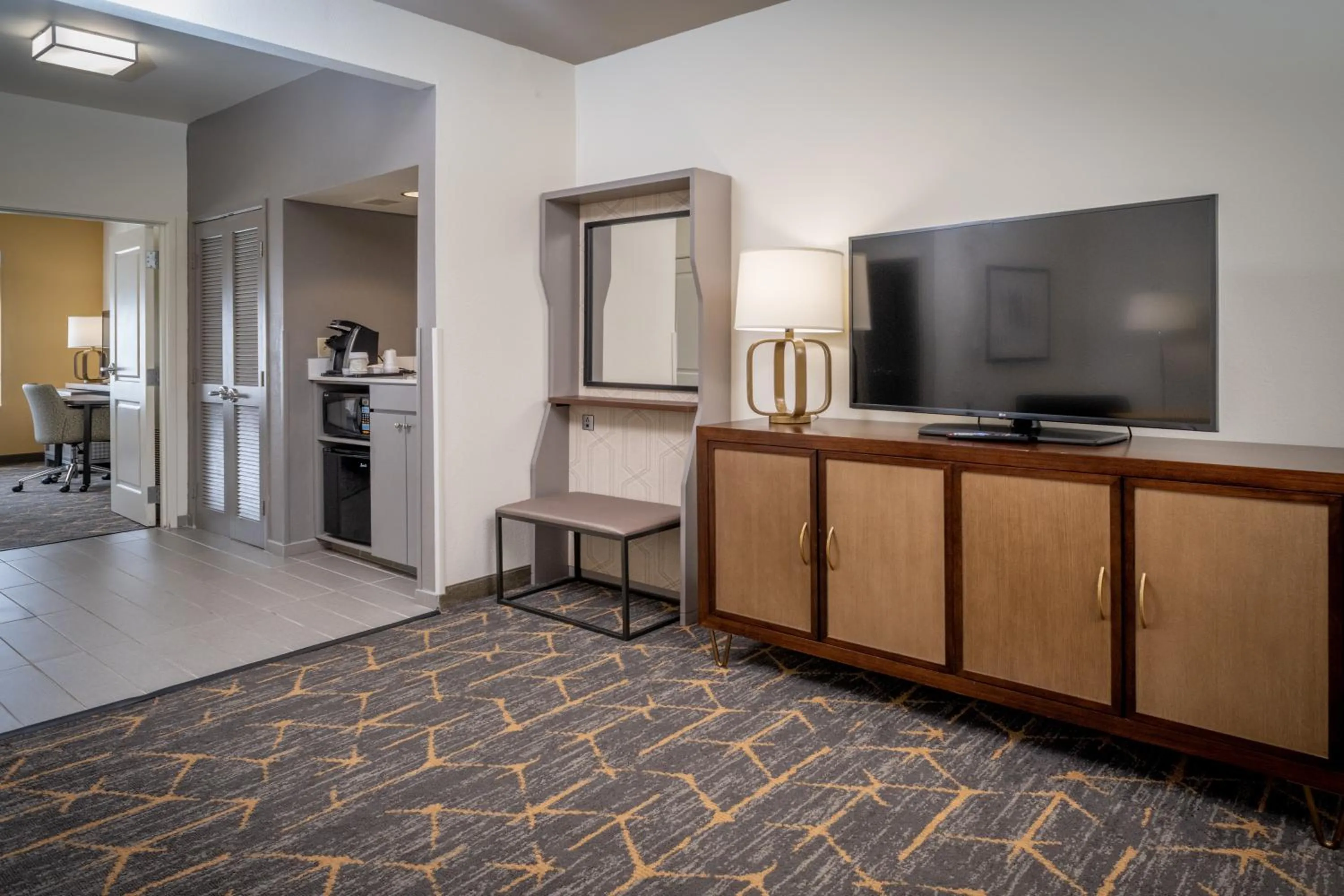 One-Bedroom Suite with Two Queen and One Sofa Bed in Holiday Inn Hotel & Suites Beckley by IHG