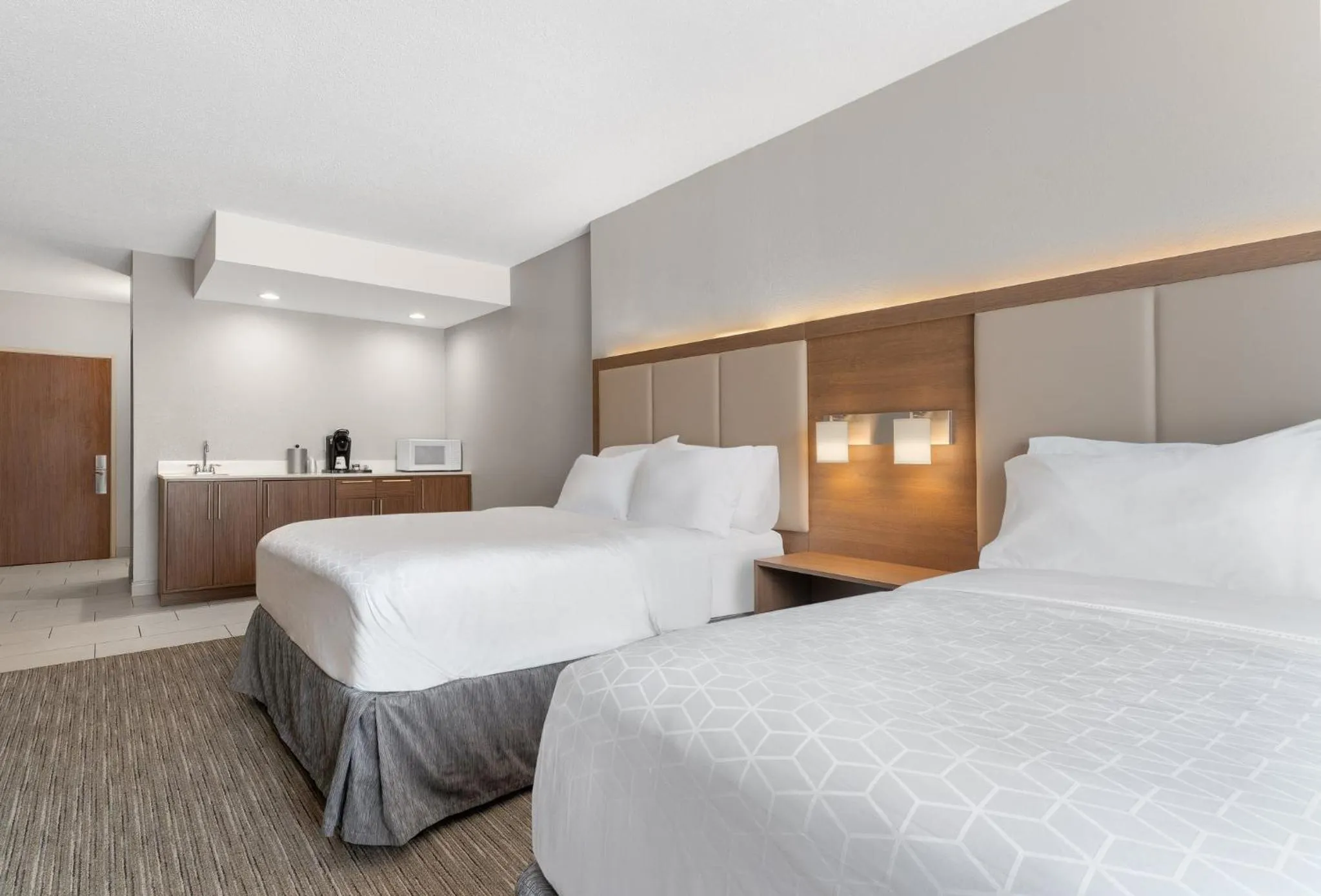 Queen Suite with Two Queen Beds in Holiday Inn Express Hotel & Suites Coralville by IHG