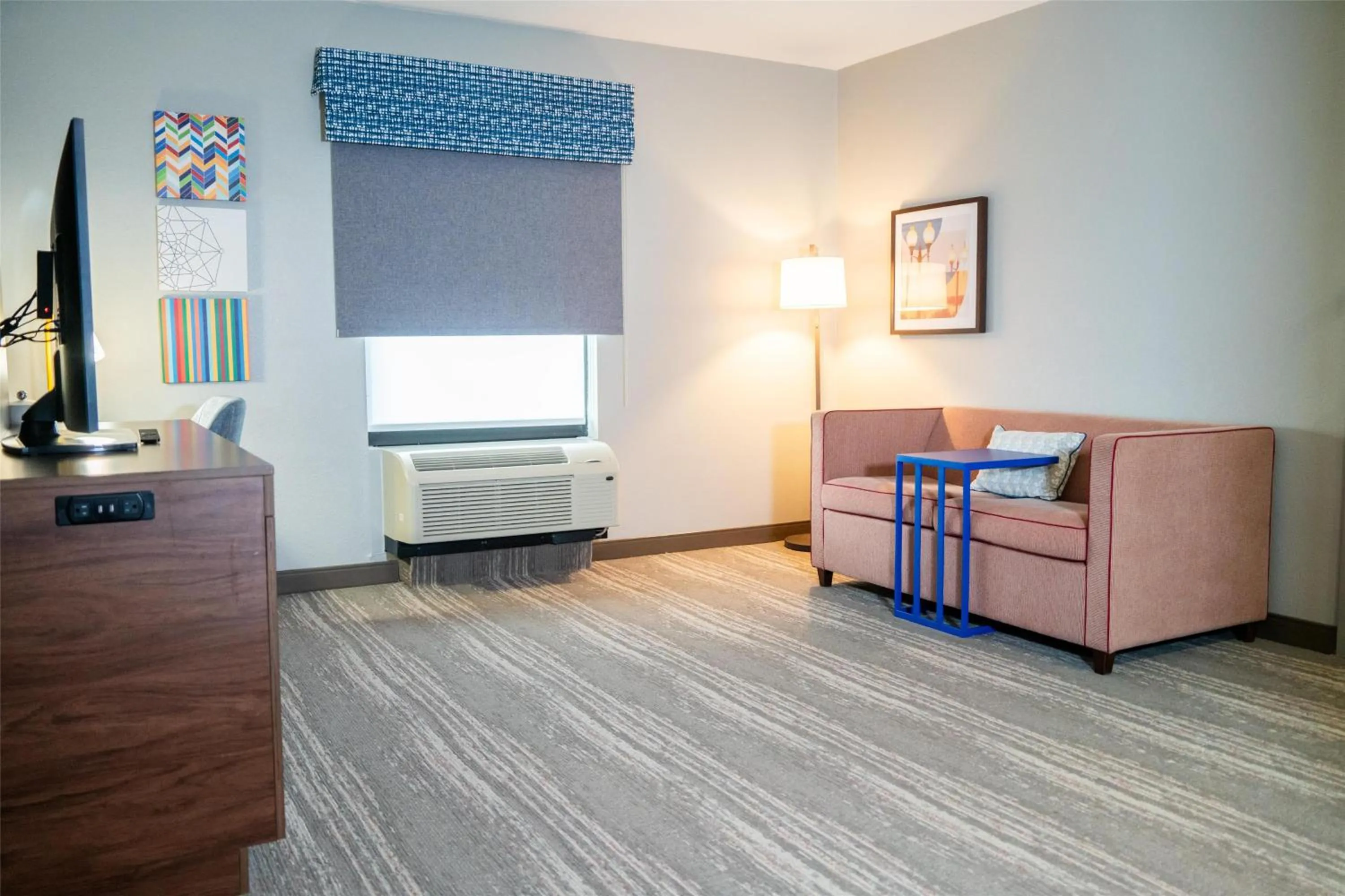 King Suite with Kitchen - Non-Smoking in Hampton Inn Gonzales