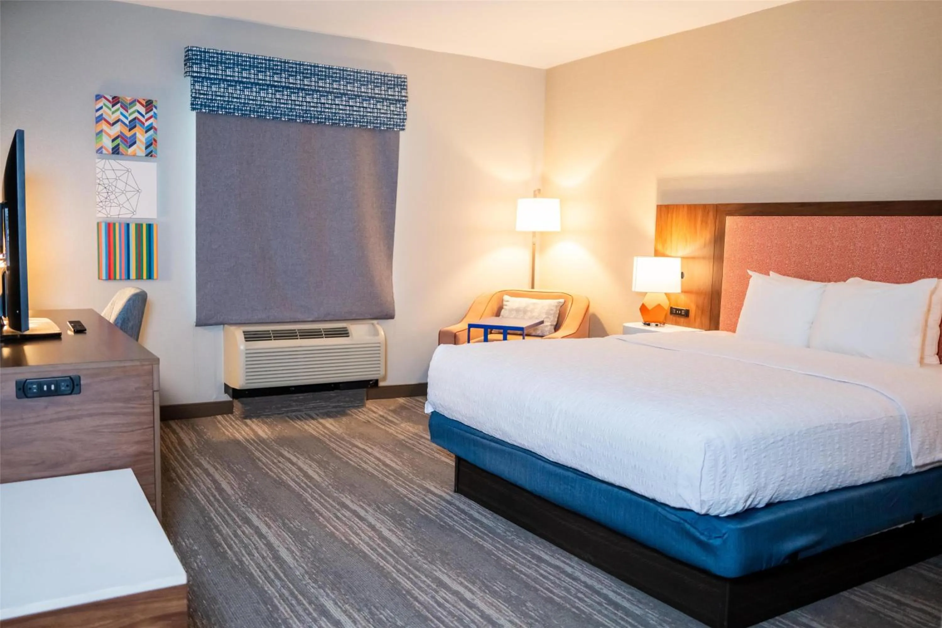 King Room - Mobility Access/Non-Smoking in Hampton Inn Gonzales