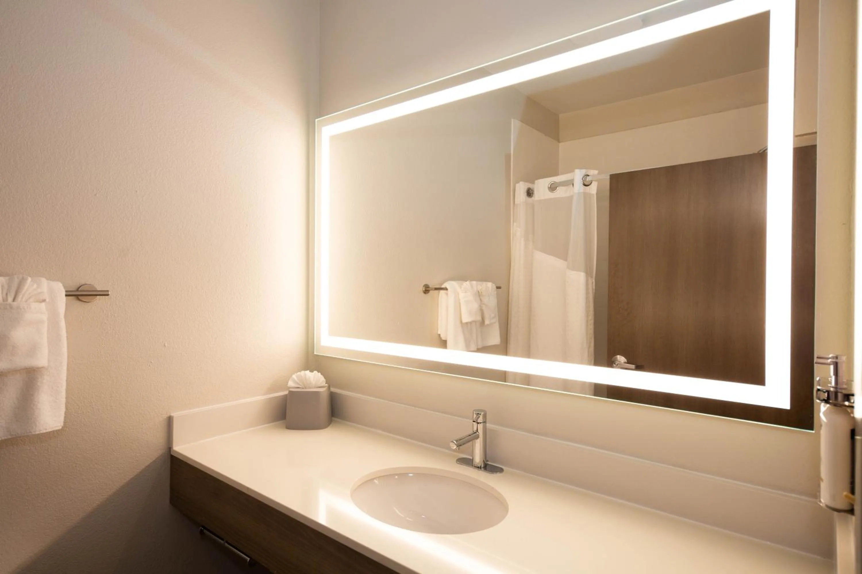 King Suite with Sofa Bed in Holiday Inn Express - Canyon by IHG