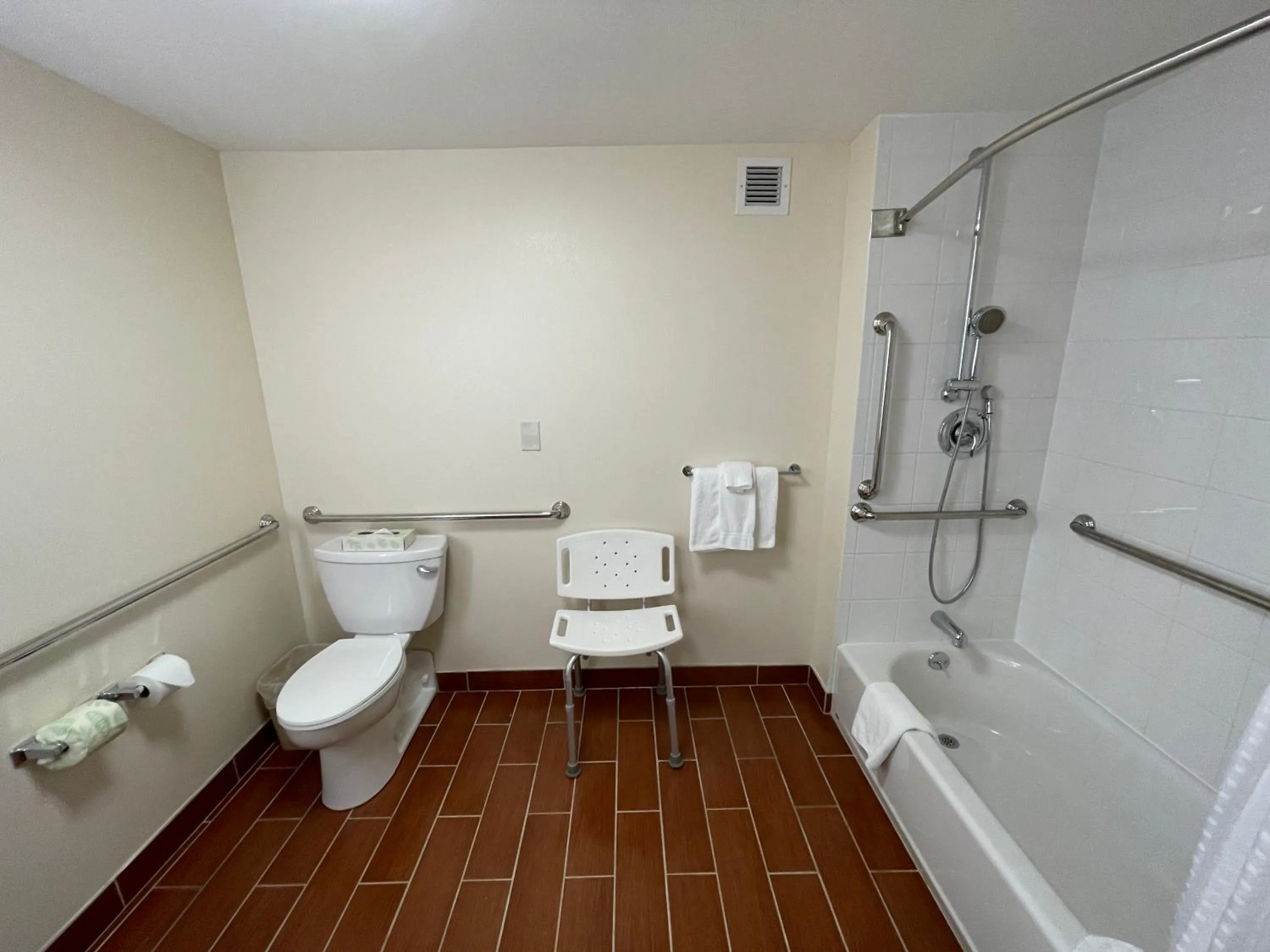 King Room - Mobility Access/Hearing Accessible in Holiday Inn Bangor by IHG