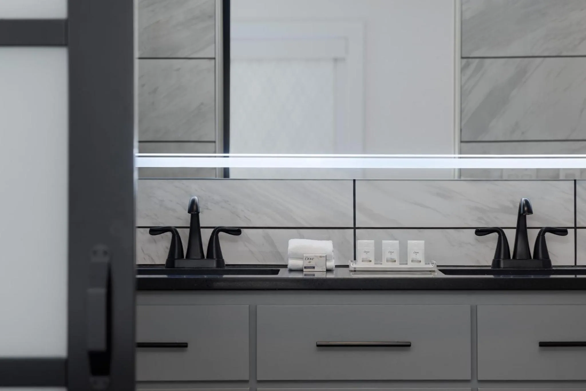 King Suite with Fireplace in Holiday Inn Des Moines-Airport Conf Center by IHG