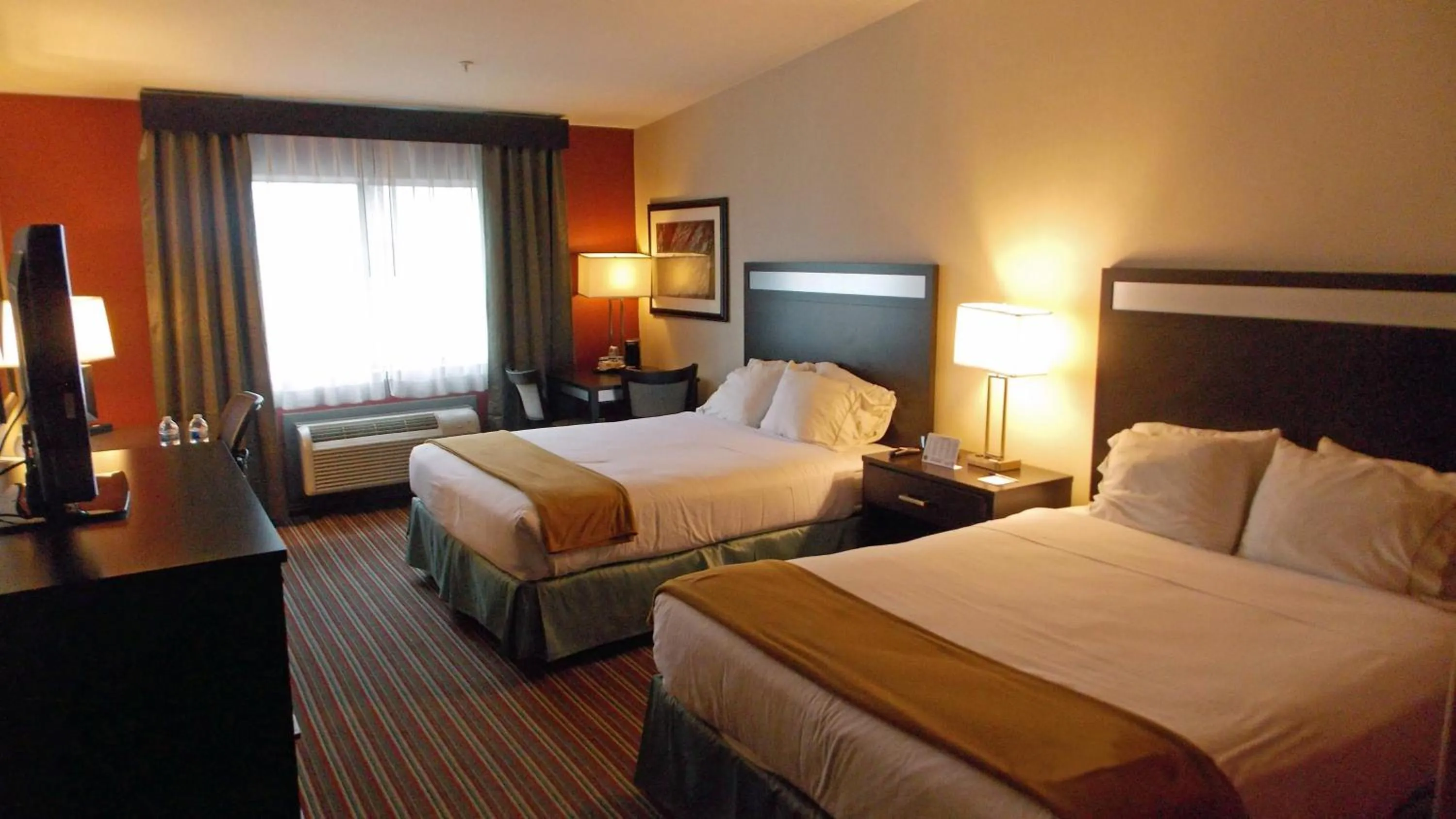 Standard Room in Holiday Inn Express Bakersfield by IHG