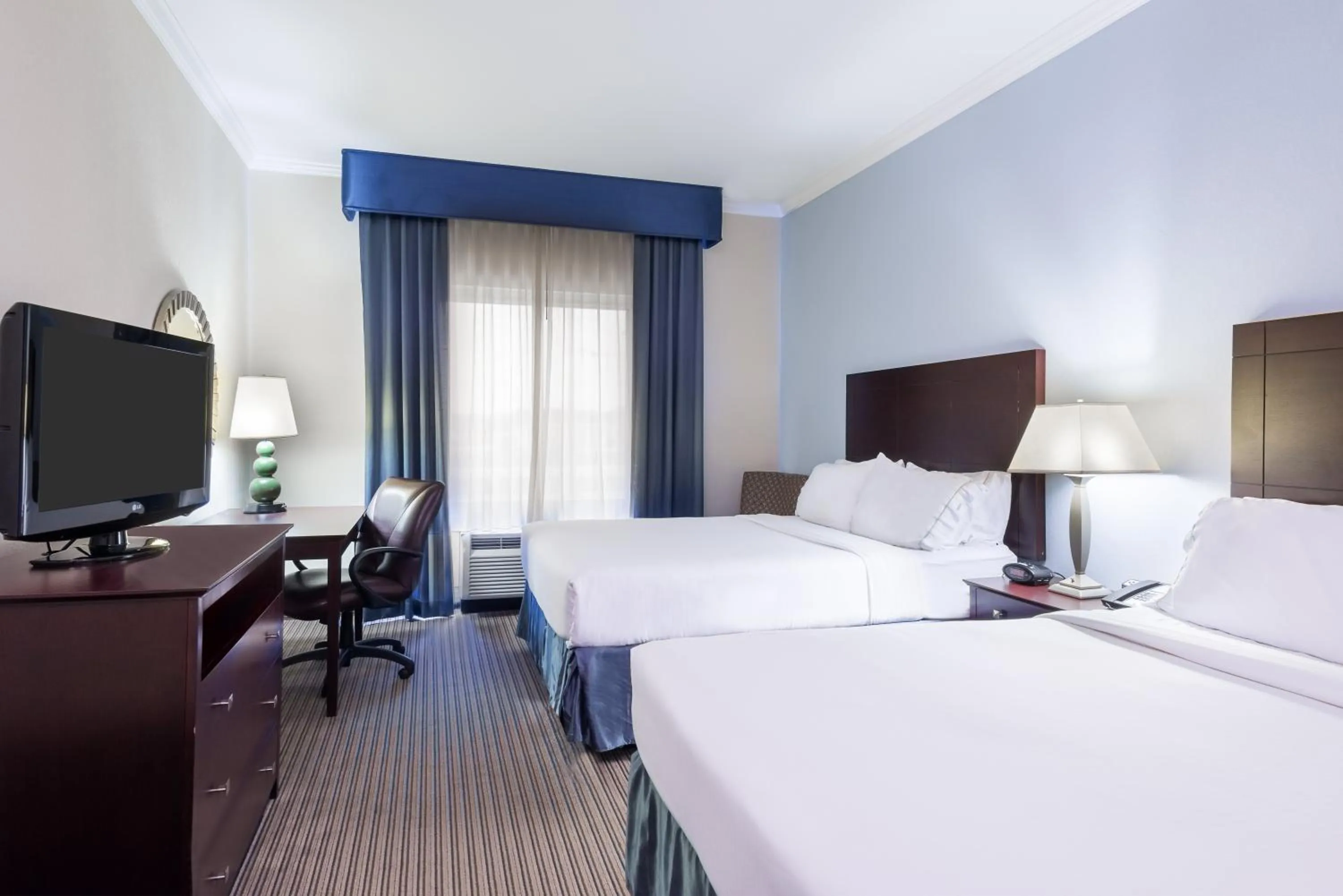 Standard Room with Two Queen Beds in Holiday Inn Express Hotel & Suites New Iberia - Avery Island by IHG