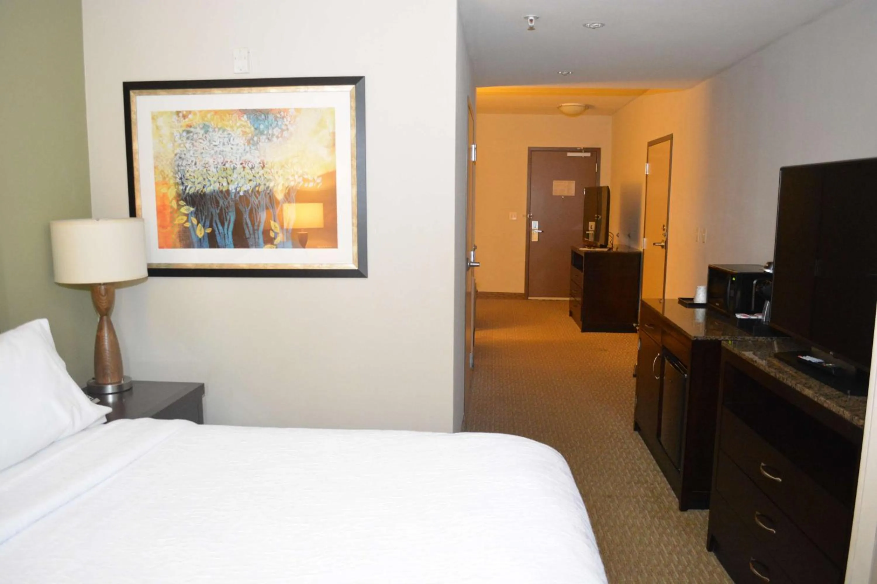 Junior King Suite with Seating Area in Hilton Garden Inn Houston-Pearland