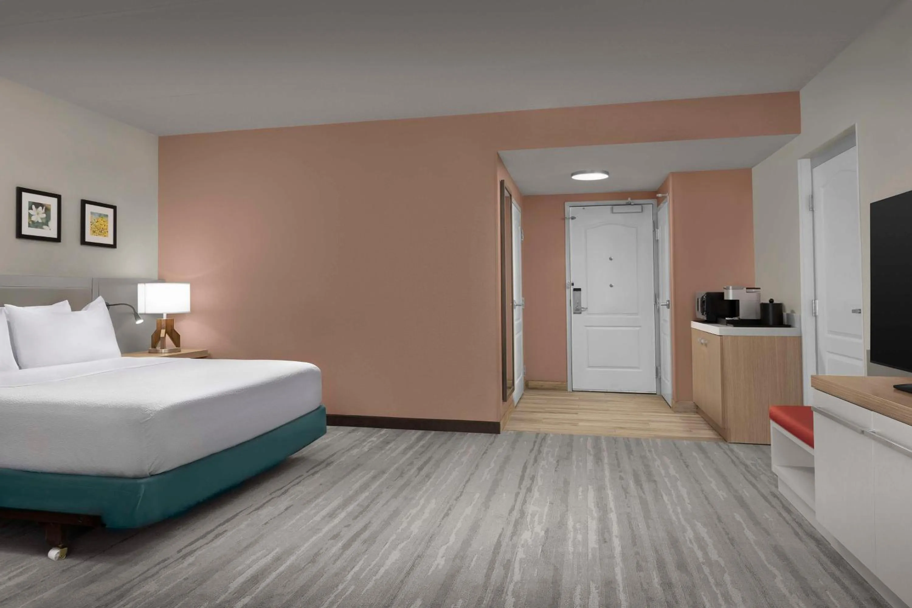 King Room with Tub - Mobility and Hearing Access in Hilton Garden Inn Raleigh Capital Blvd I-540