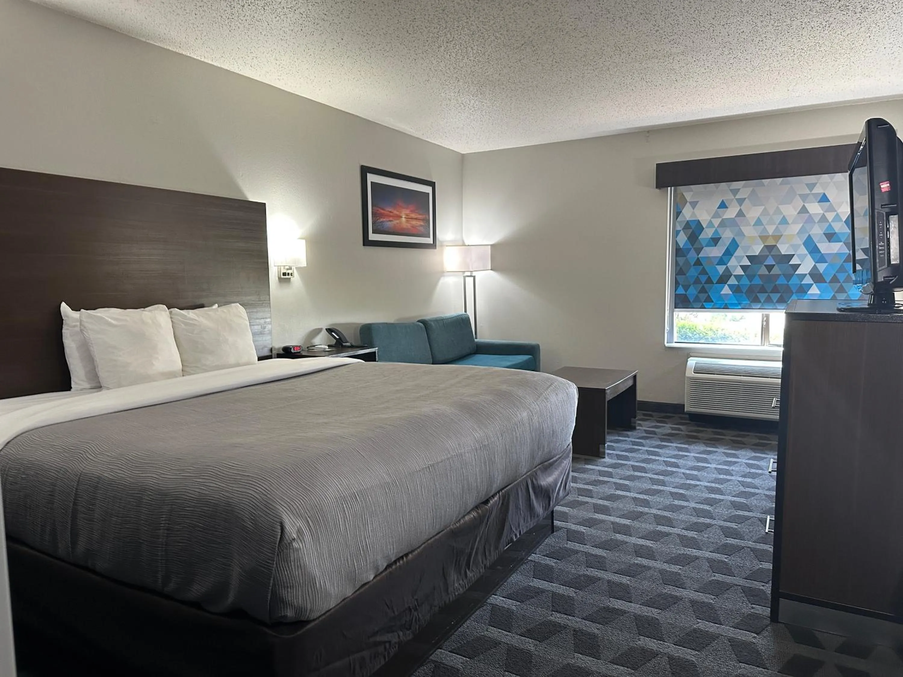 King Room with Sofa-Bed - Smoking in Quality Inn Hillsboro