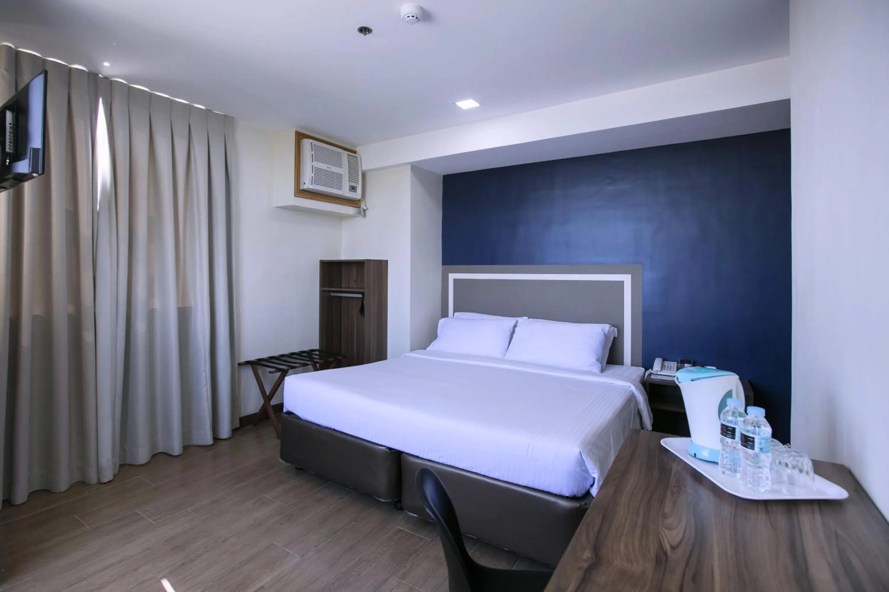 Deluxe Double or Twin Room in S Hotel & Residences