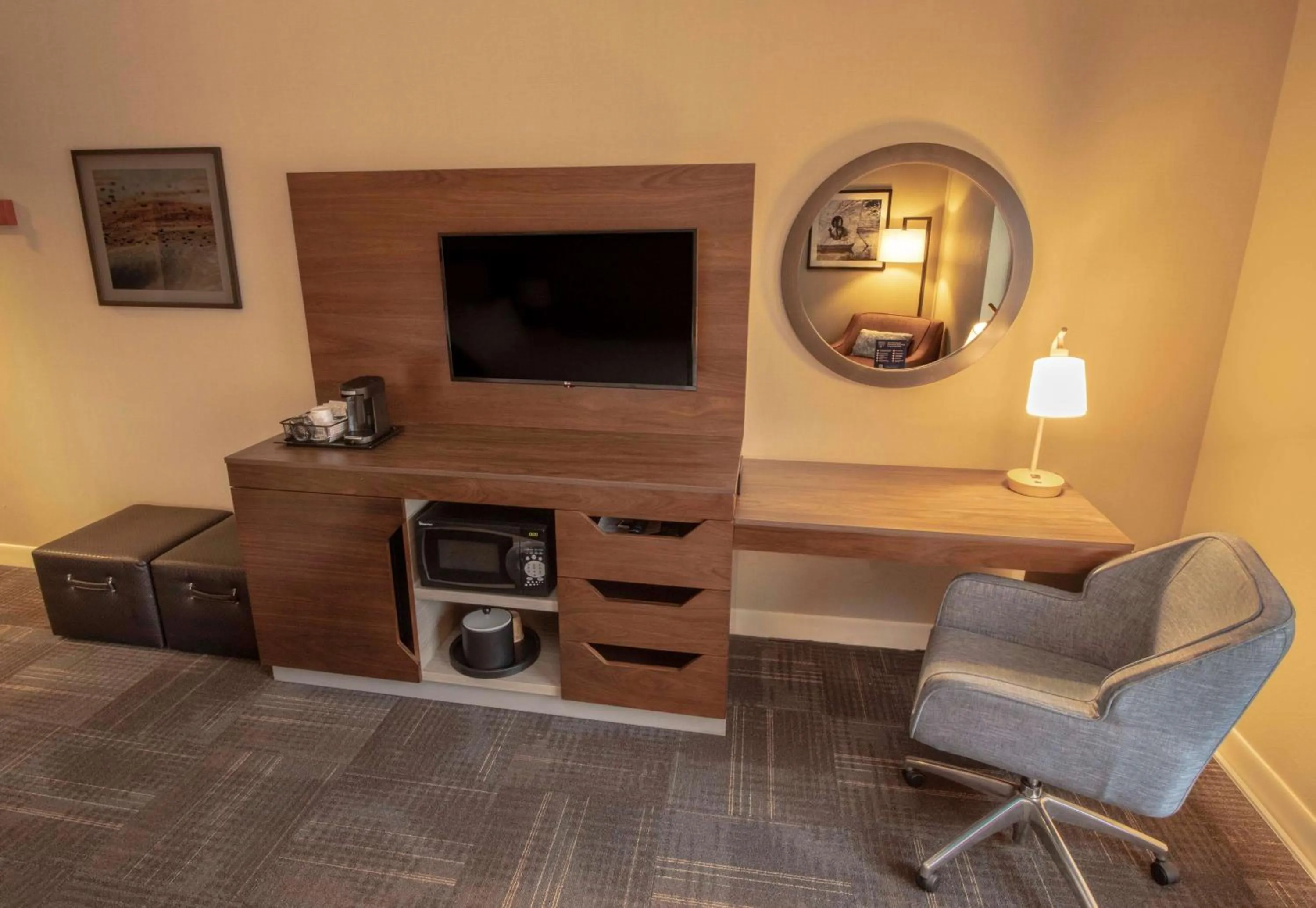 King Room with King Bed - Non-Smoking in Hampton Inn & Suites Chesapeake-Battlefield Boulevard