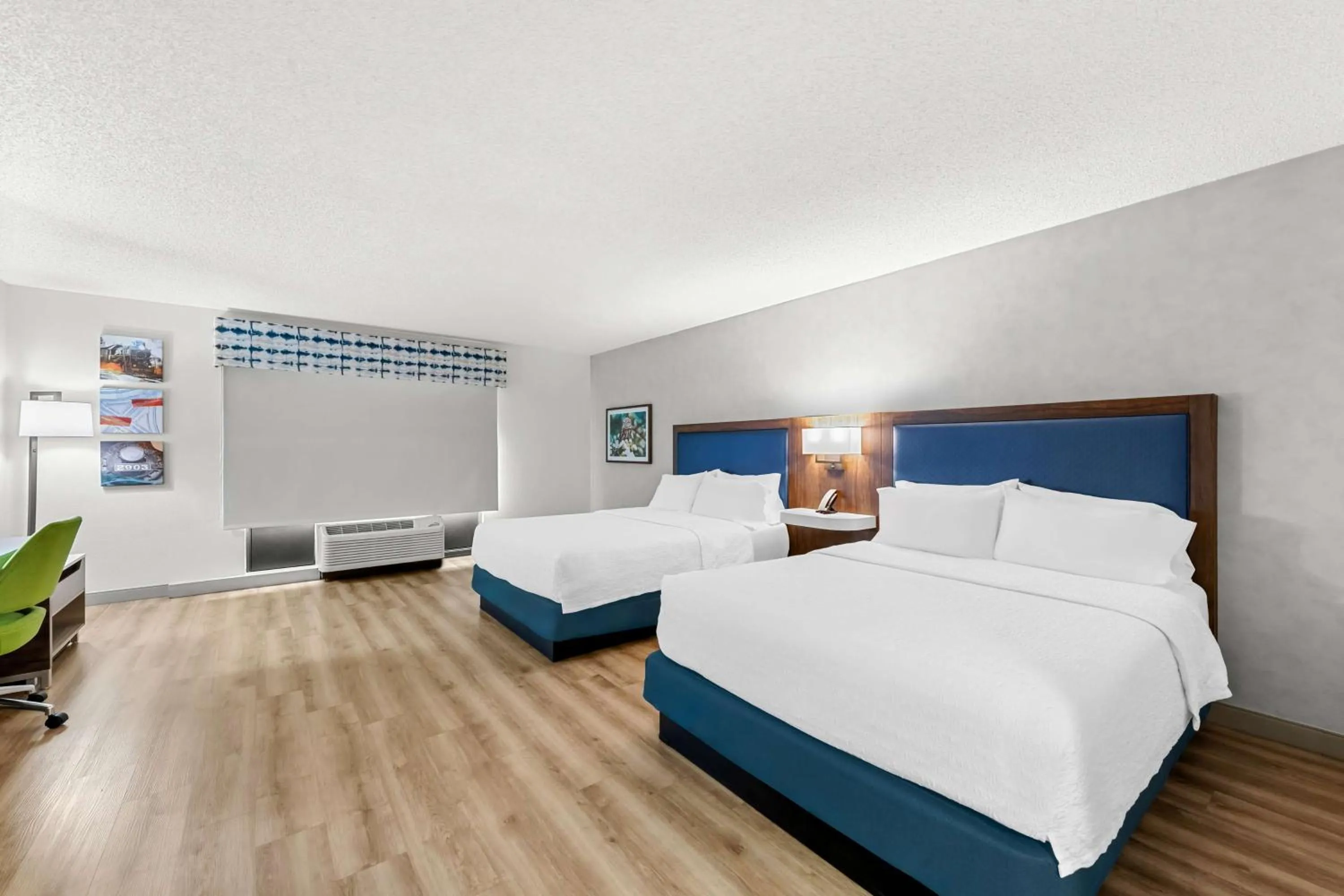Deluxe Queen Room with Two Queen Beds and Sofa Bed in Hampton Inn Chattanooga-North