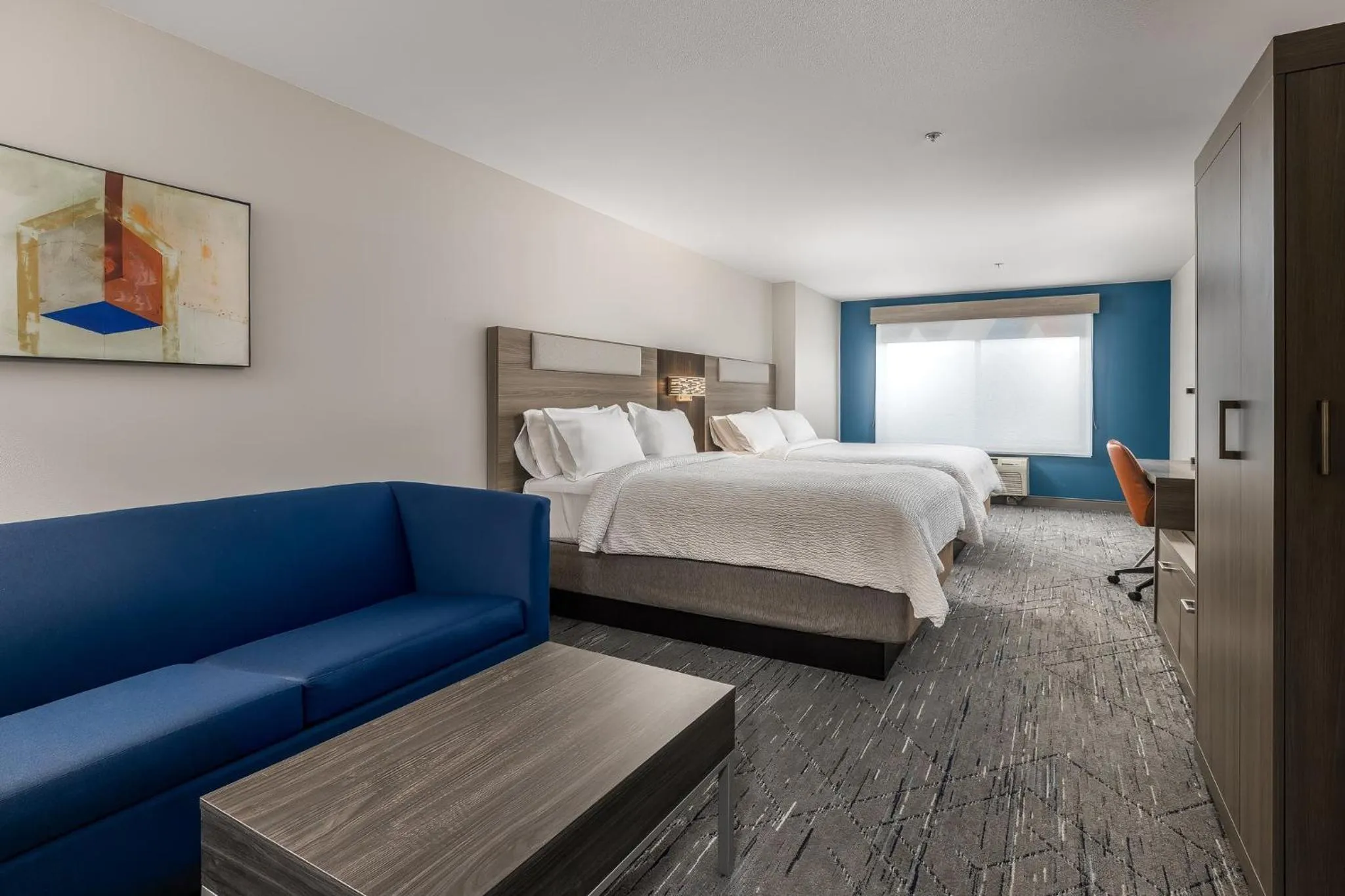 Two-Bedroom Suite - Mobility Accessible Tub in Holiday Inn Express Hotel & Suites Vancouver Mall-Portland Area by IHG