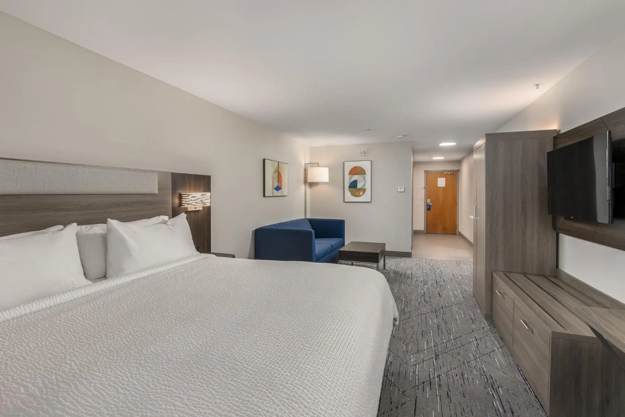 King Suite in Holiday Inn Express Hotel & Suites Vancouver Mall-Portland Area by IHG