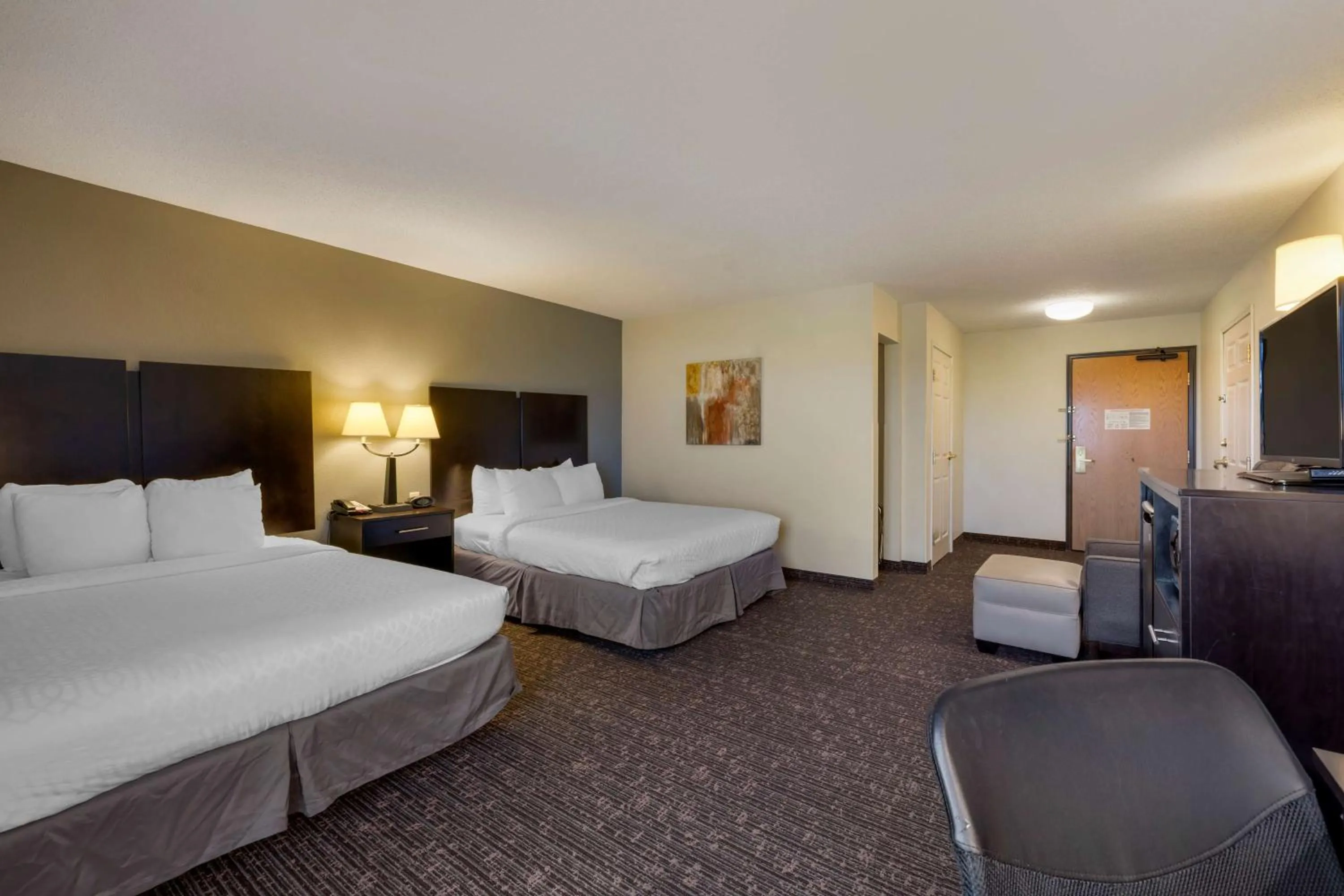 Queen Room with Two Queen Beds and Bath Tub - Disability Access/Non-Smoking in Best Western Plus Omaha Airport Inn